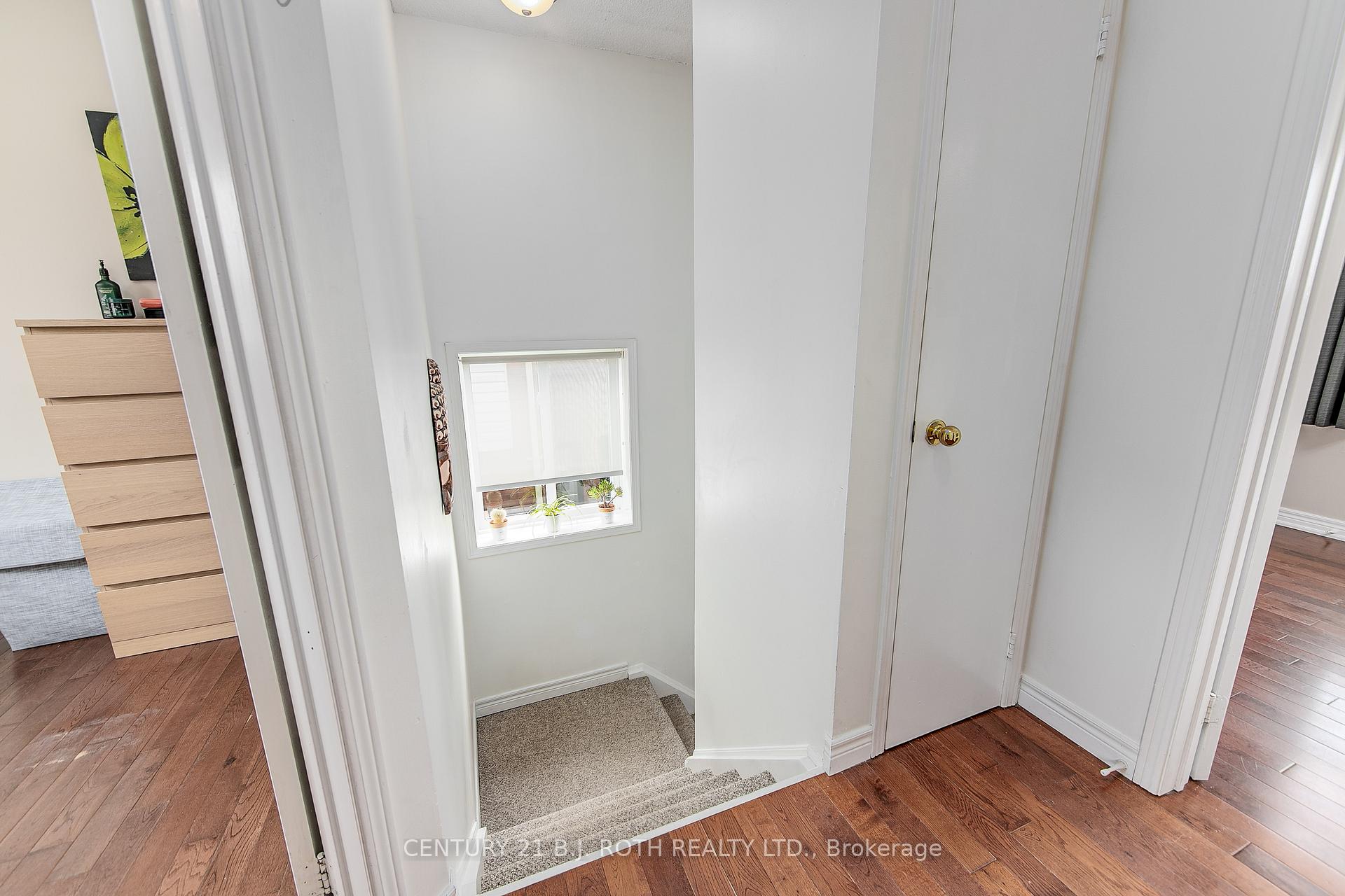 Photo 14 of 107 Laidlaw Drive, Barrie, 400 West — HOMEH