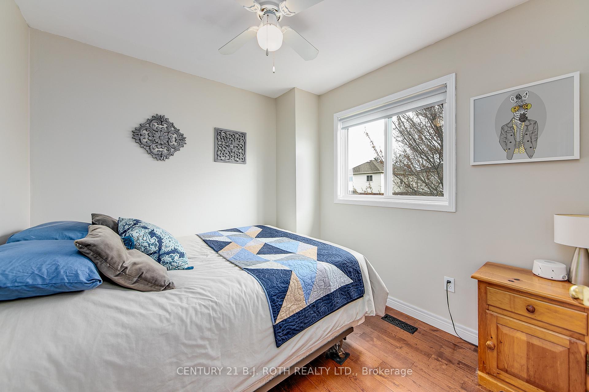 Photo 19 of 107 Laidlaw Drive, Barrie, 400 West — HOMEH