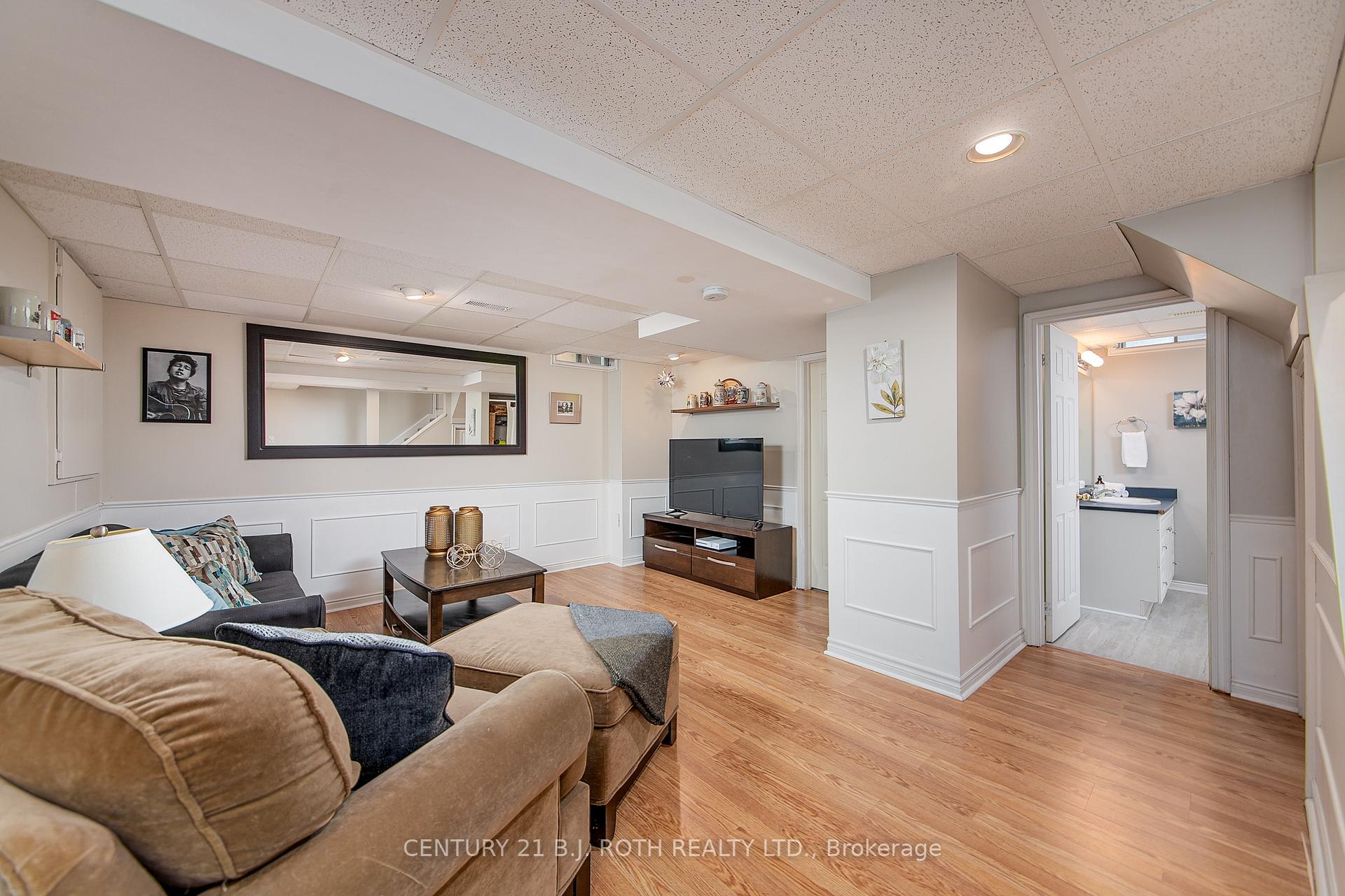 Photo 21 of 107 Laidlaw Drive, Barrie, 400 West — HOMEH
