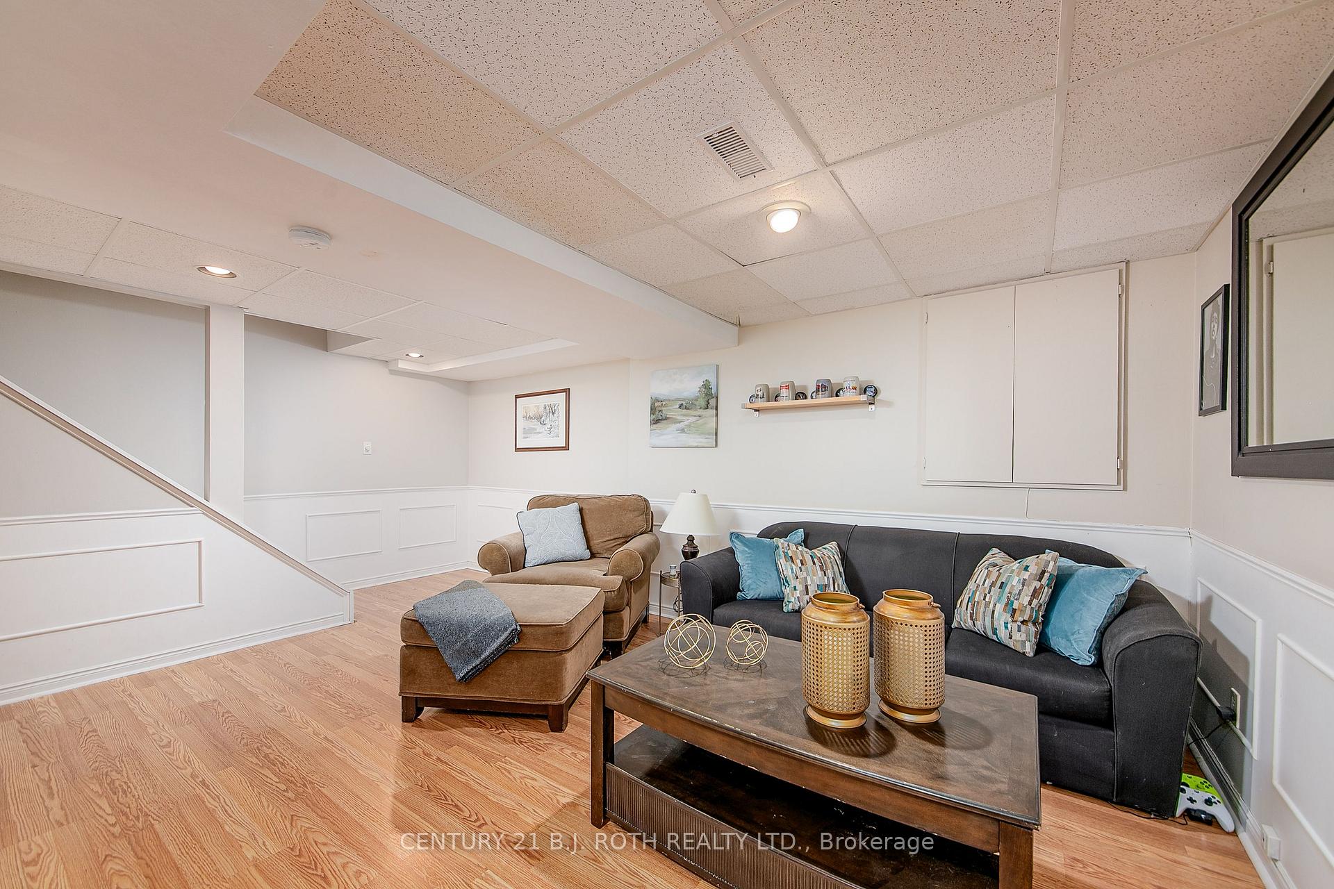 Photo 24 of 107 Laidlaw Drive, Barrie, 400 West — HOMEH