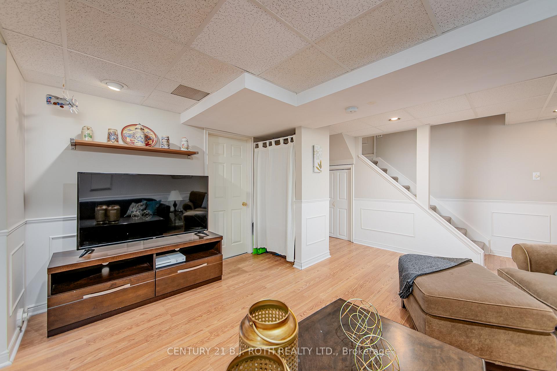 Photo 23 of 107 Laidlaw Drive, Barrie, 400 West — HOMEH
