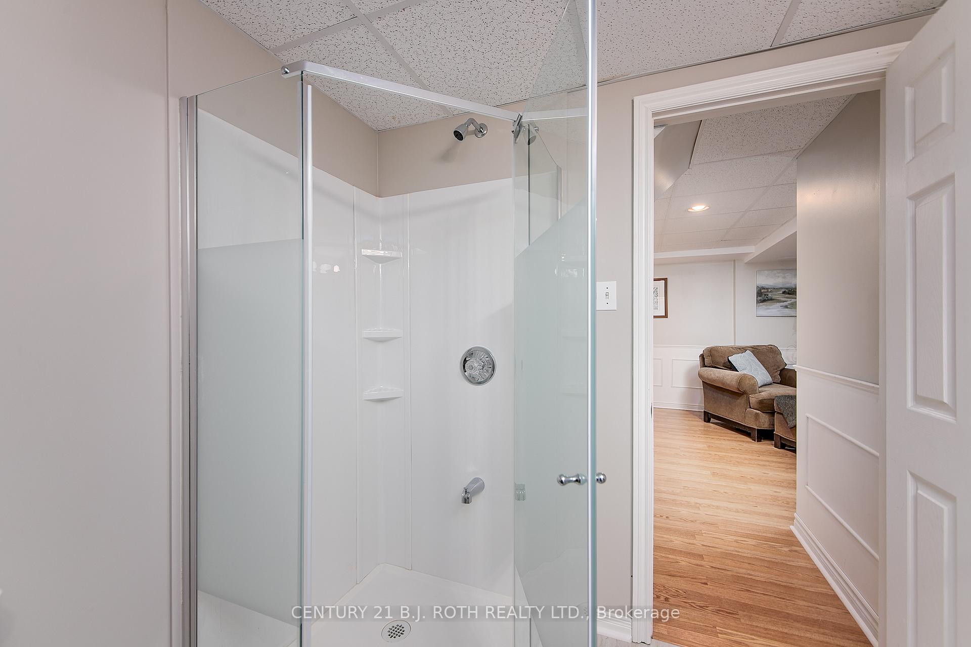 Photo 27 of 107 Laidlaw Drive, Barrie, 400 West — HOMEH