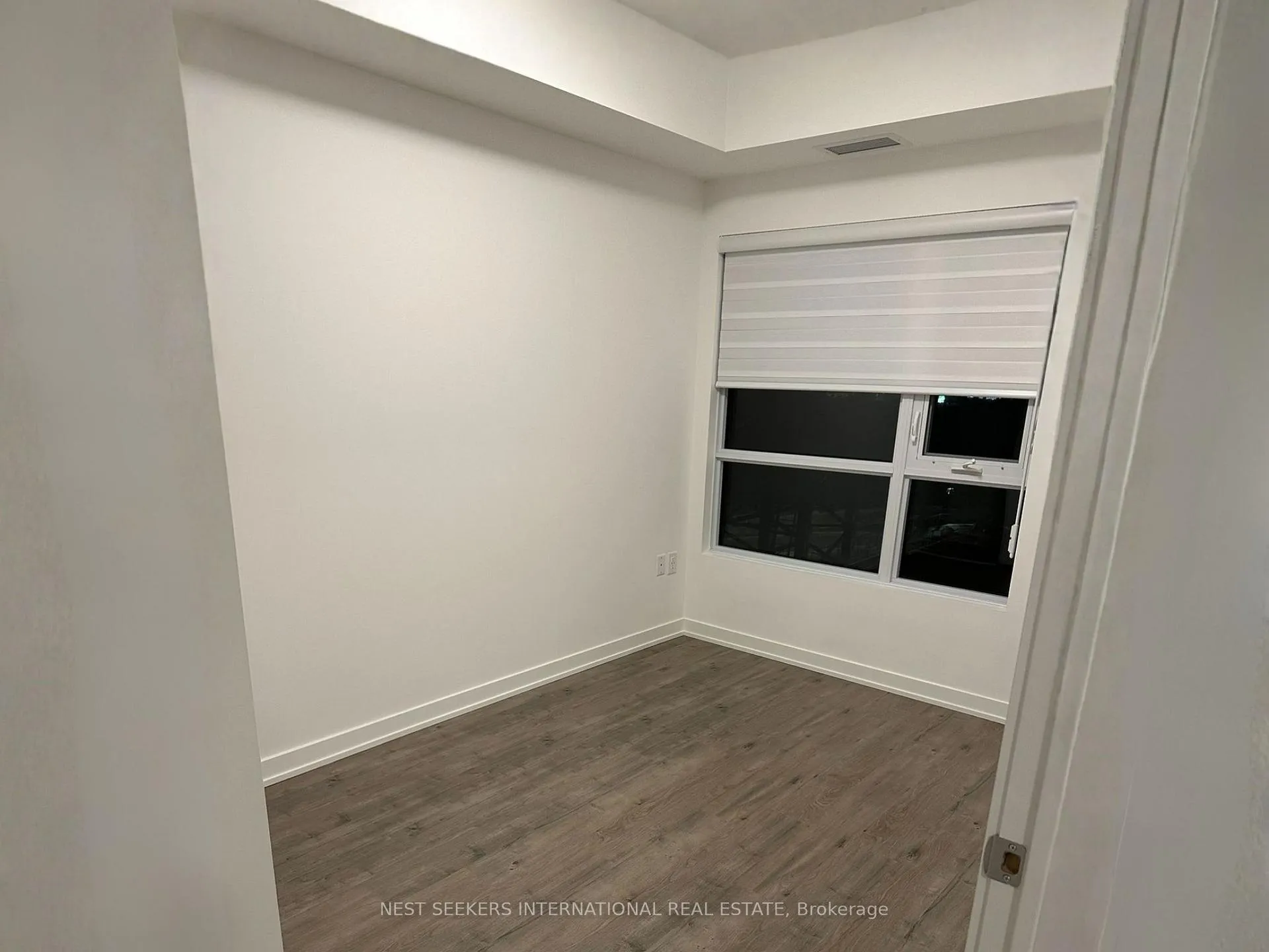 Photo 4 of Unit 402, 56 Lakeside Terrace, Barrie, Little Lake — HOMEH