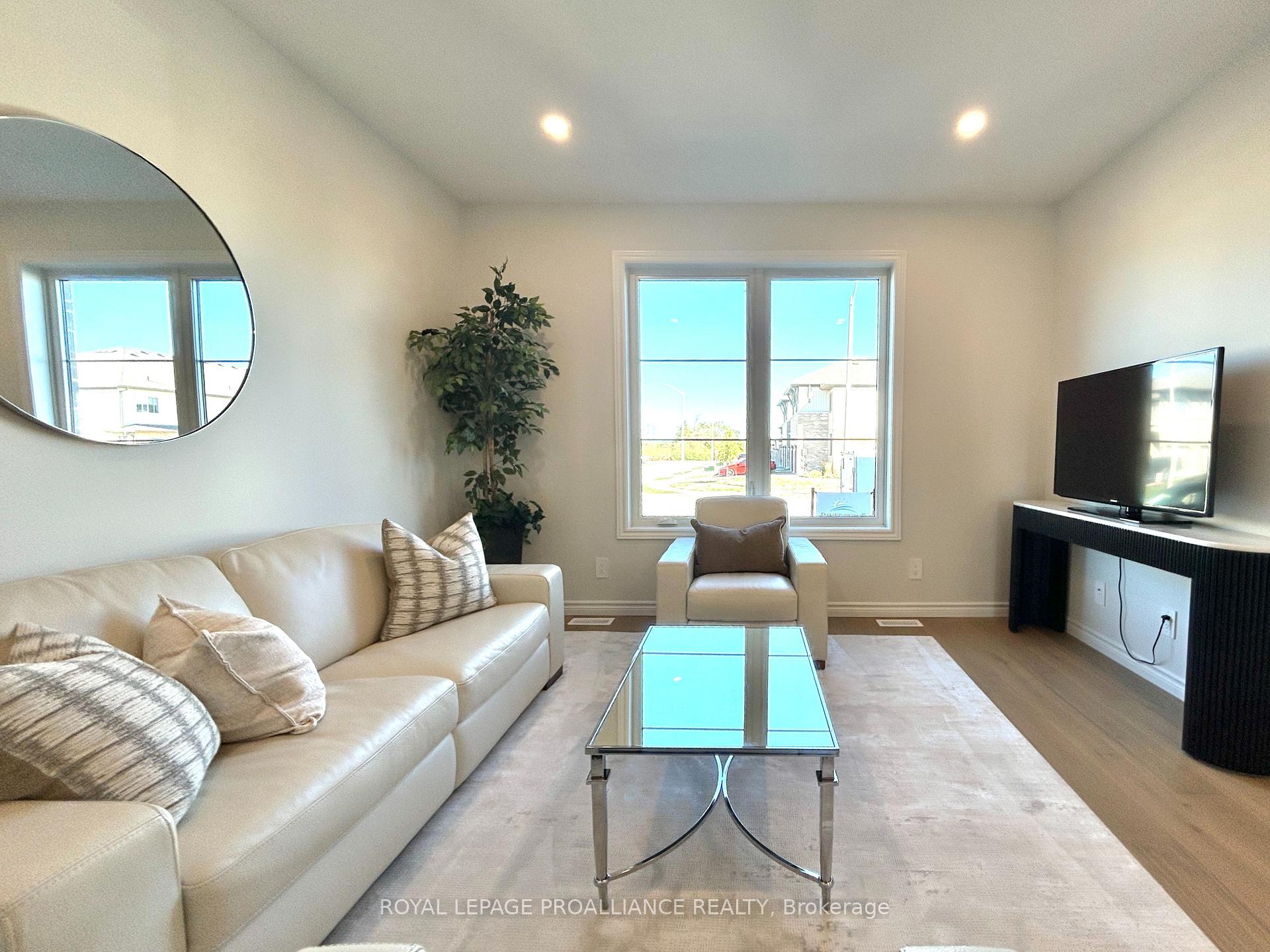Photo 4 of 22 Riverstone Way, Belleville, Thurlow Ward — HOMEH