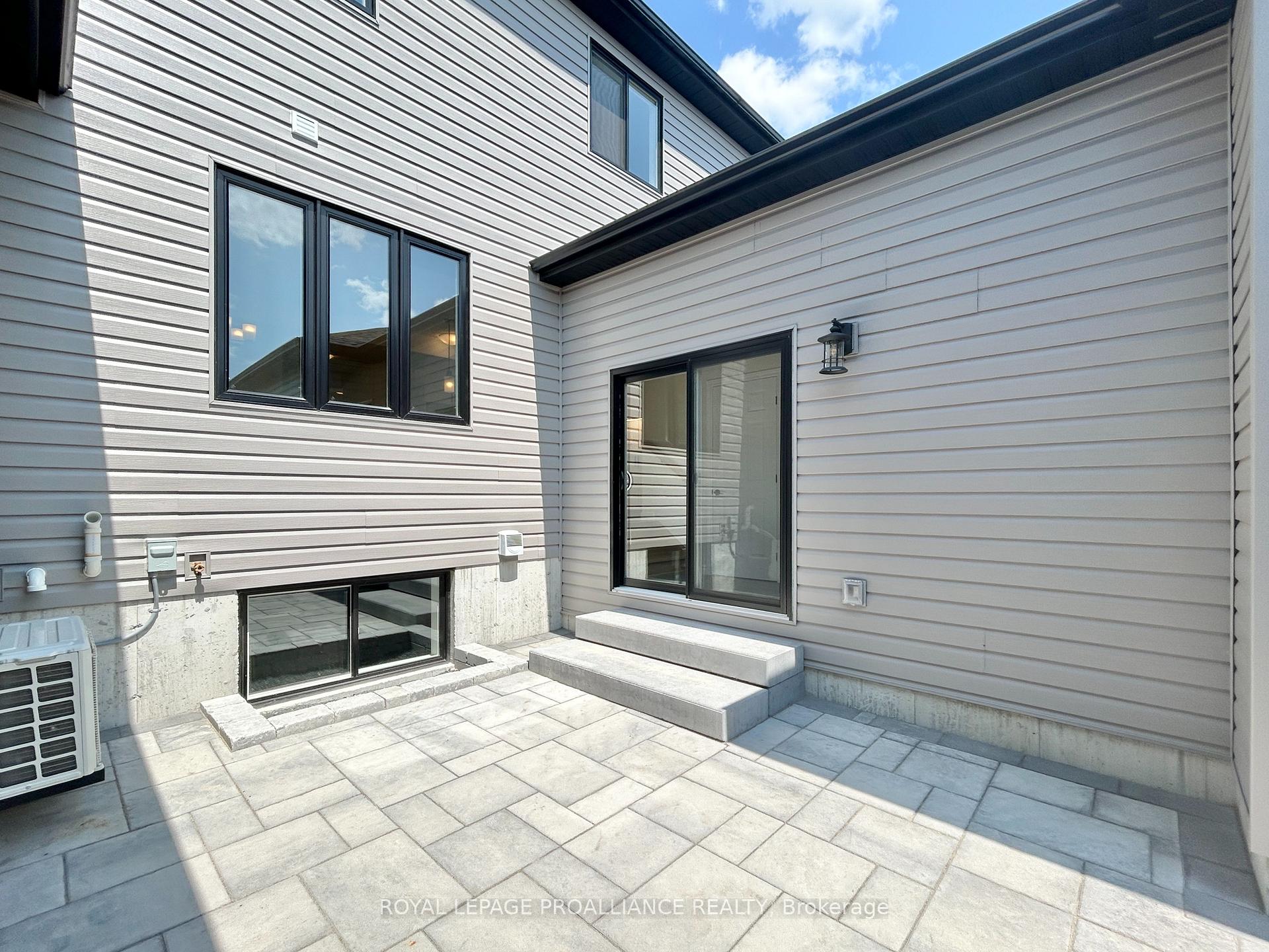 Photo 16 of 22 Riverstone Way, Belleville, Thurlow Ward — HOMEH