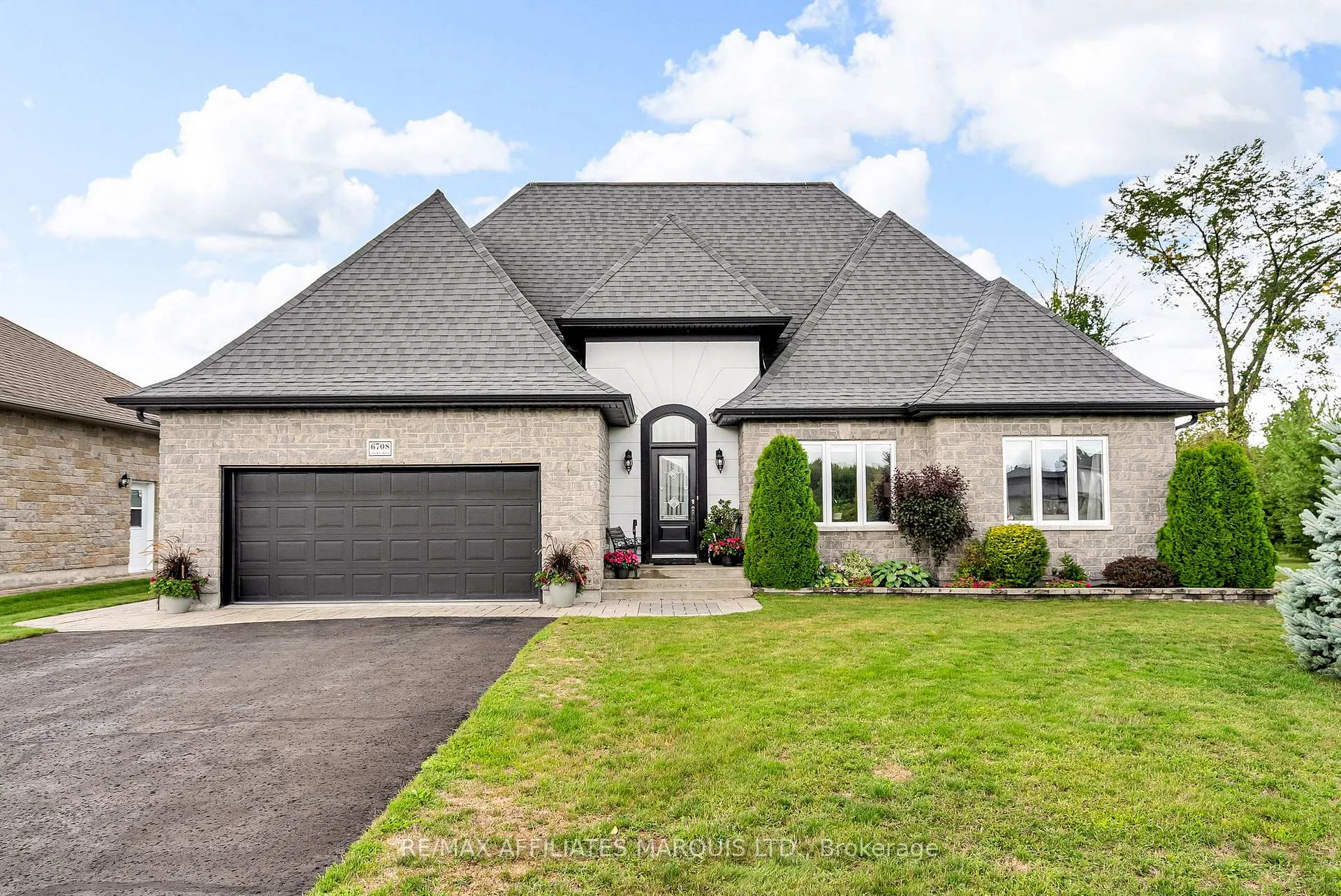 Photo 3 of 6708 Yacht Boulevard, Cornwall — HOMEH