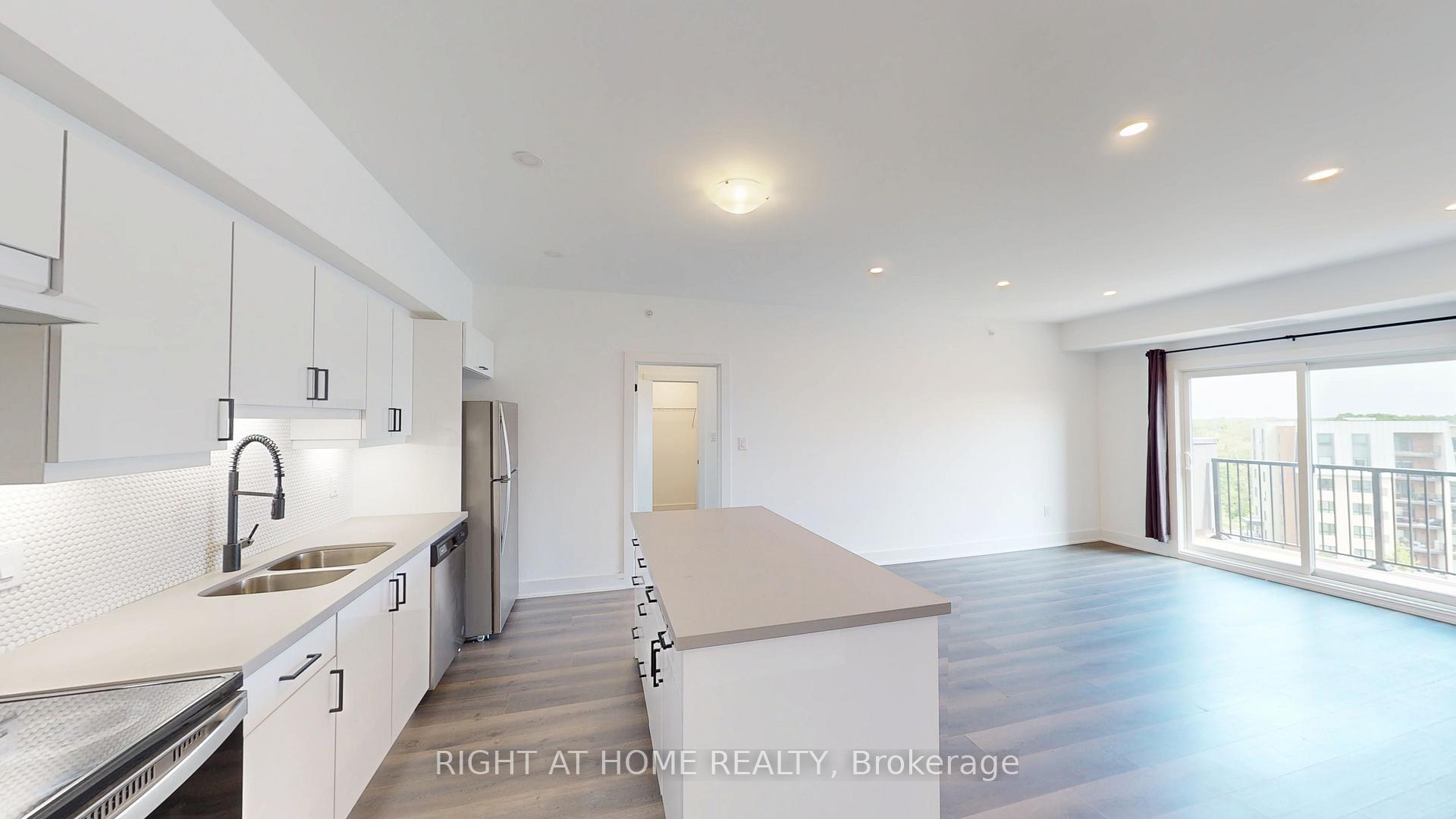 Photo 2 of Unit 603, 4 Spice Way, Barrie, Rural Barrie Southeast — HOMEH