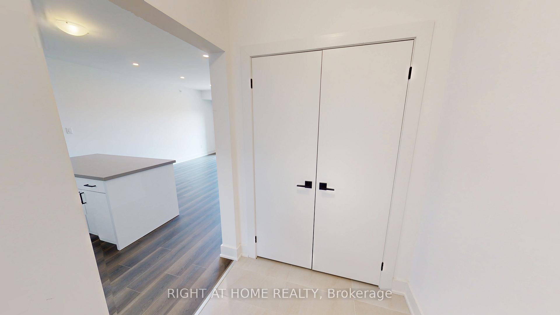 Photo 4 of Unit 603, 4 Spice Way, Barrie, Rural Barrie Southeast — HOMEH