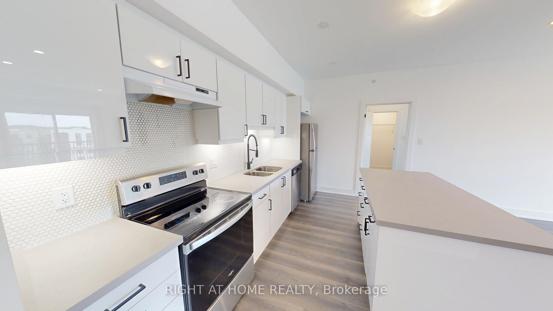 Photo 5 of Unit 603, 4 Spice Way, Barrie, Rural Barrie Southeast — HOMEH