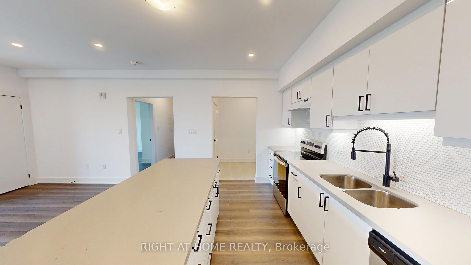 Photo 7 of Unit 603, 4 Spice Way, Barrie, Rural Barrie Southeast — HOMEH