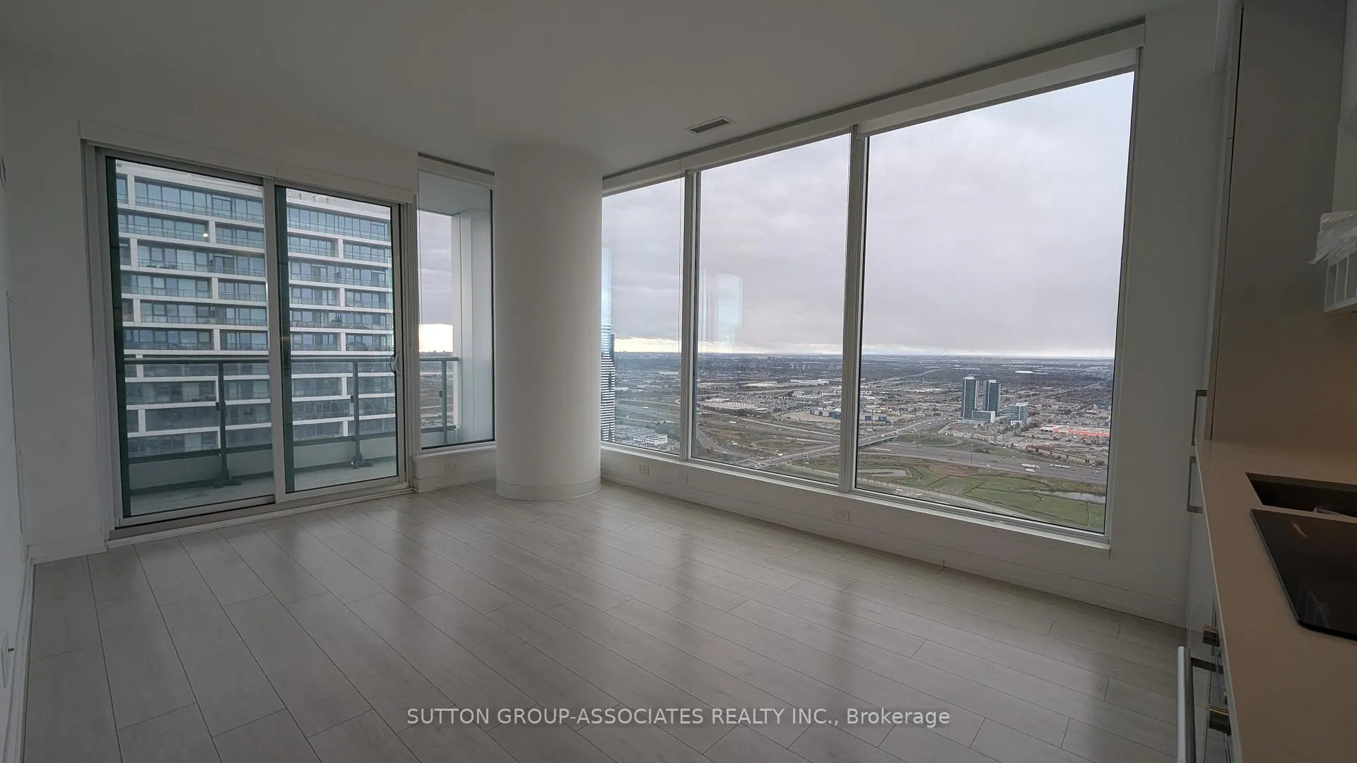 Photo 6 of Unit 5909, 898 Portage Parkway, Vaughan, Vaughan Corporate Centre — HOMEH