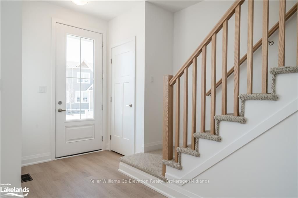 Photo 4 of 30 Danielle Crescent, Midland — HOMEH