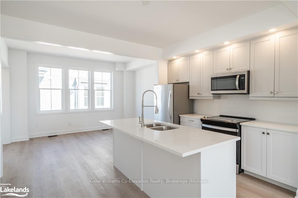 Photo 5 of 30 Danielle Crescent, Midland — HOMEH