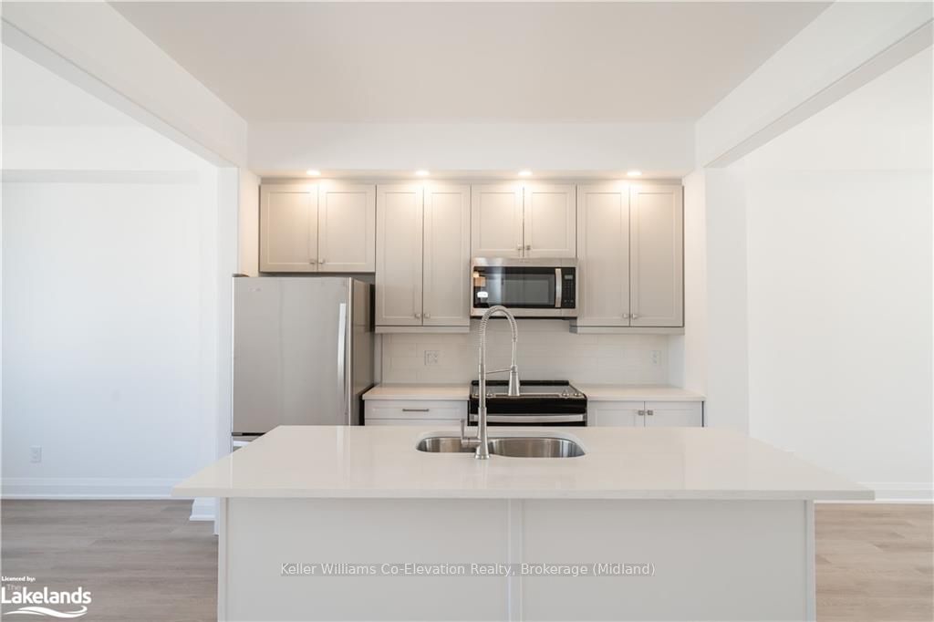 Photo 7 of 30 Danielle Crescent, Midland — HOMEH