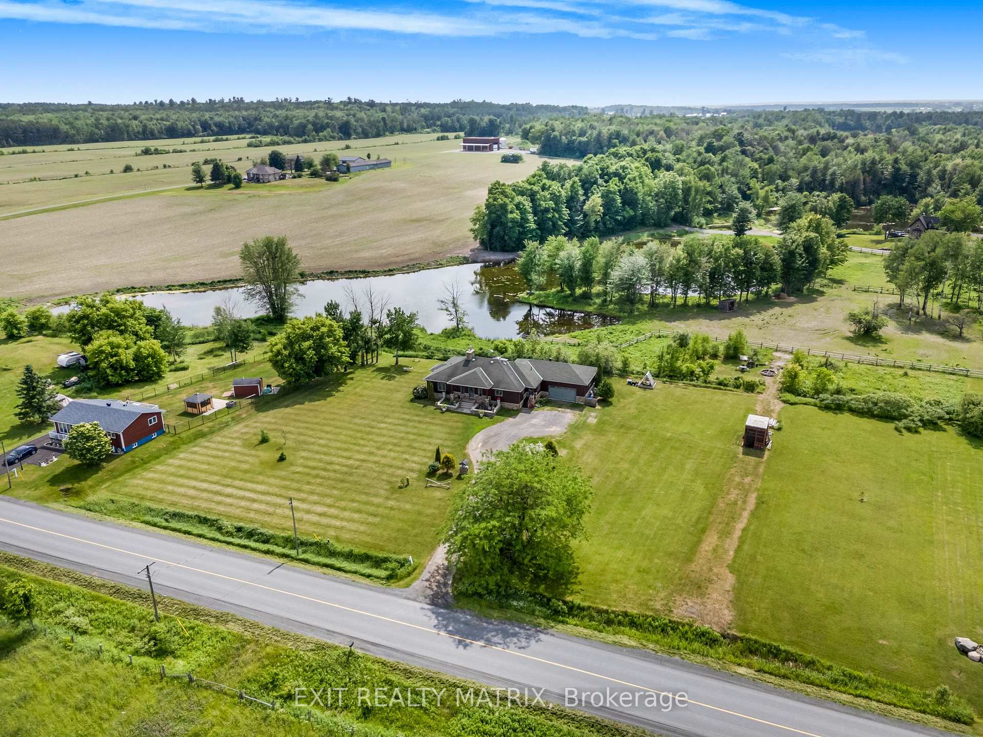 Photo 9 of 2228 Ste Anne Road, Champlain, L'Orignal — HOMEH