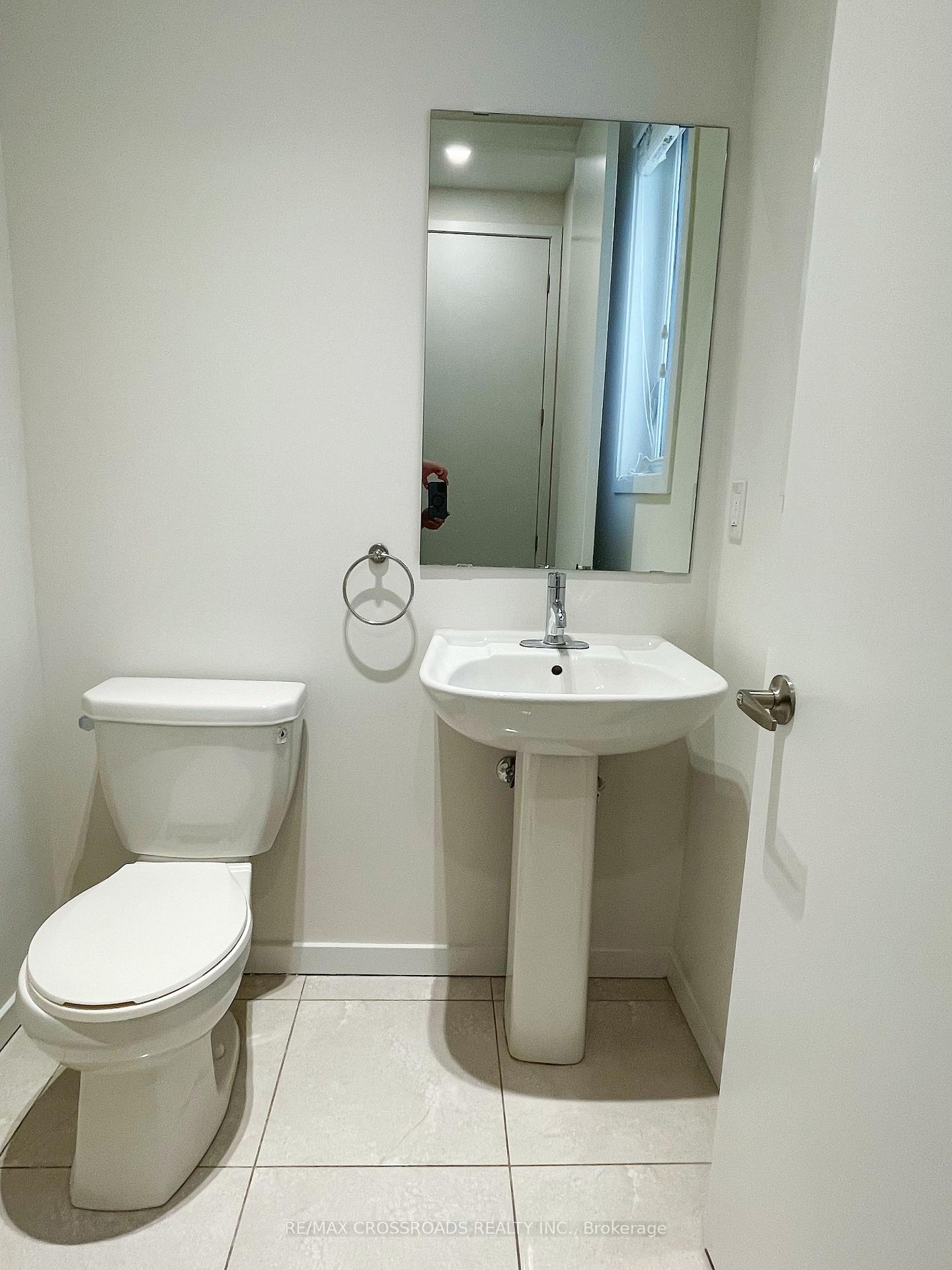 Photo 6 of 80 Elyse Court, Aurora, Bayview Northeast — HOMEH