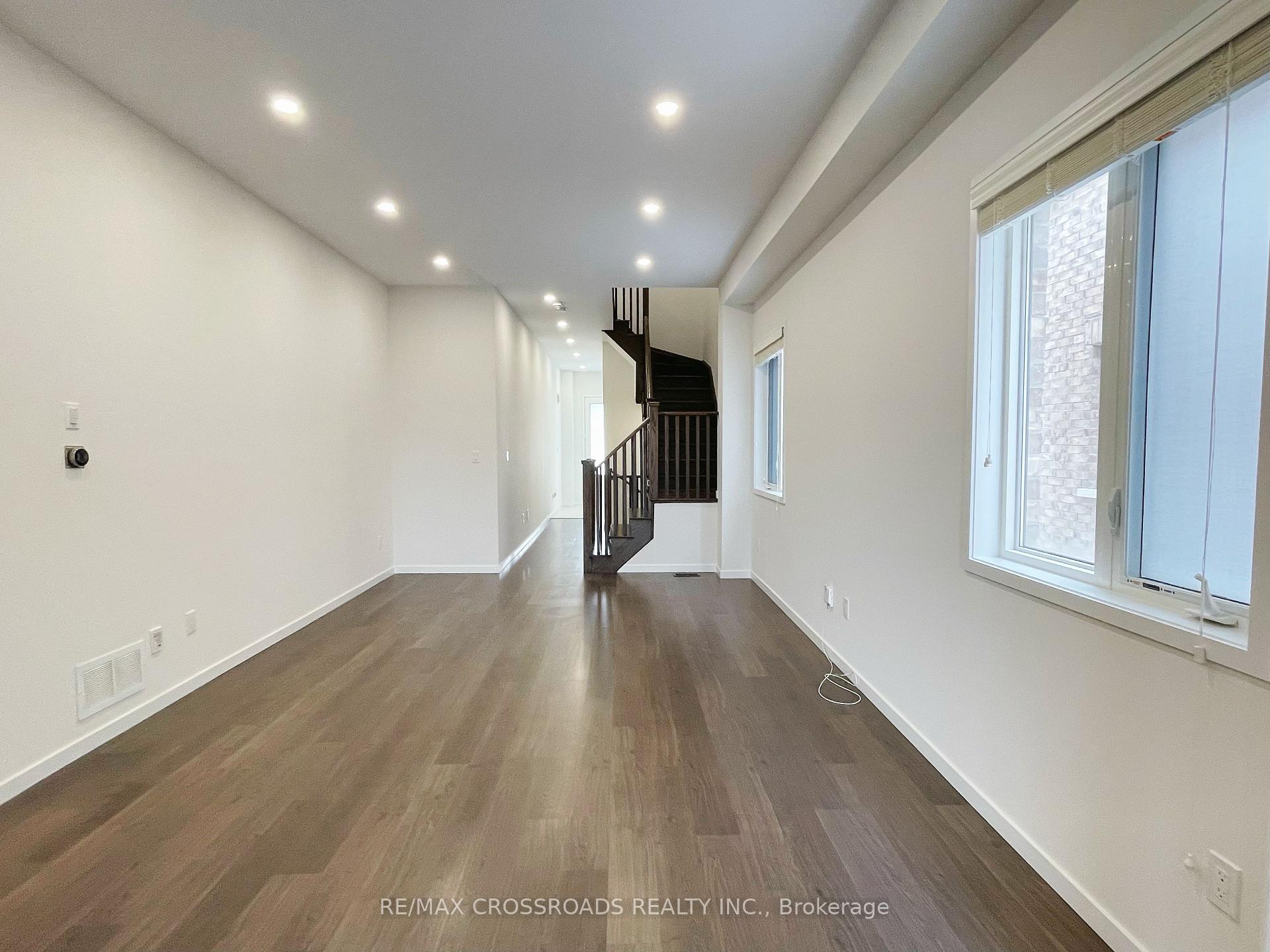 Photo 7 of 80 Elyse Court, Aurora, Bayview Northeast — HOMEH