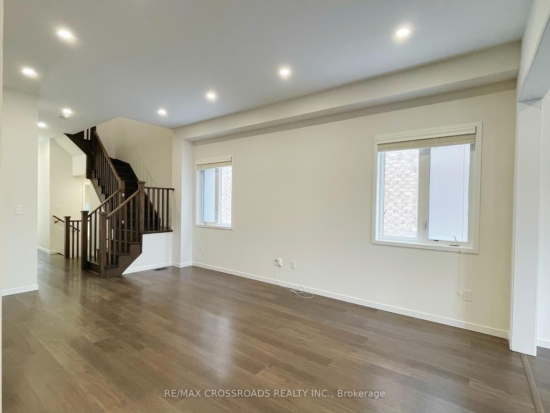 Photo 8 of 80 Elyse Court, Aurora, Bayview Northeast — HOMEH