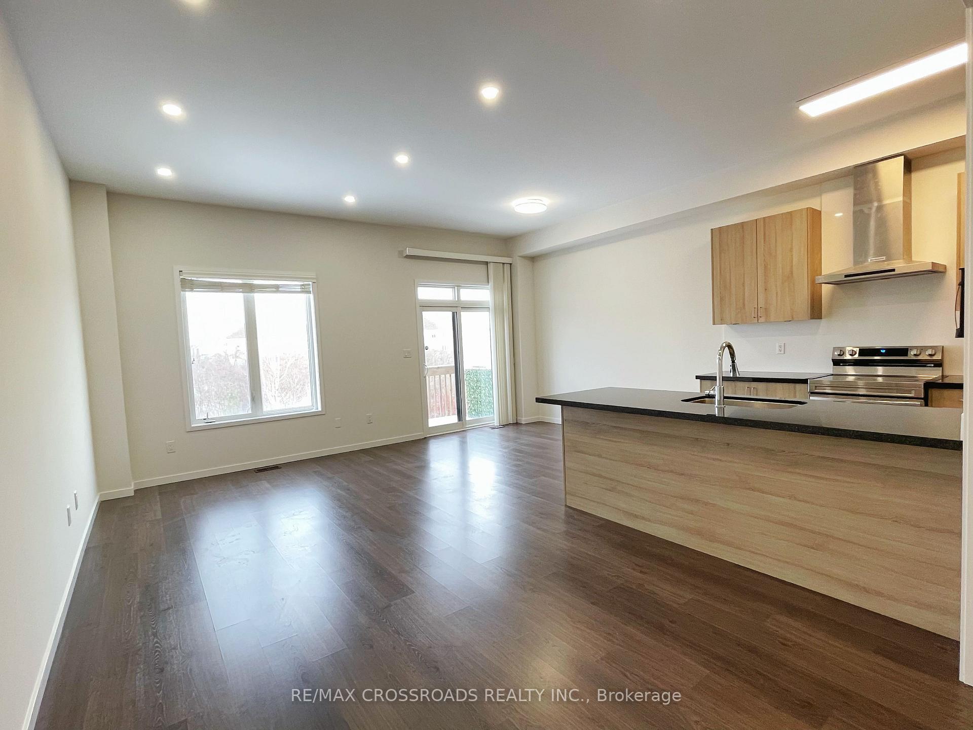 Photo 11 of 80 Elyse Court, Aurora, Bayview Northeast — HOMEH