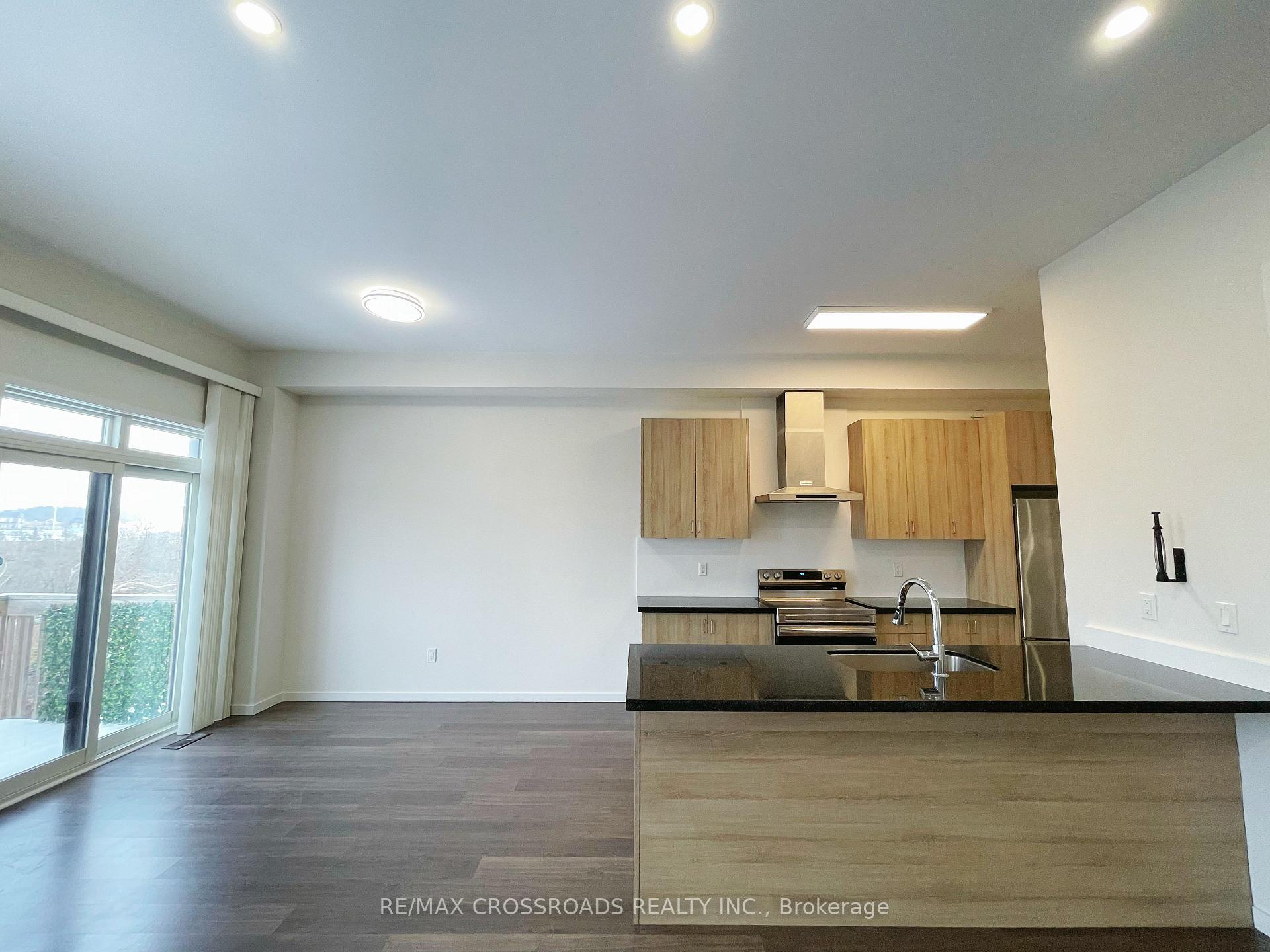 Photo 12 of 80 Elyse Court, Aurora, Bayview Northeast — HOMEH