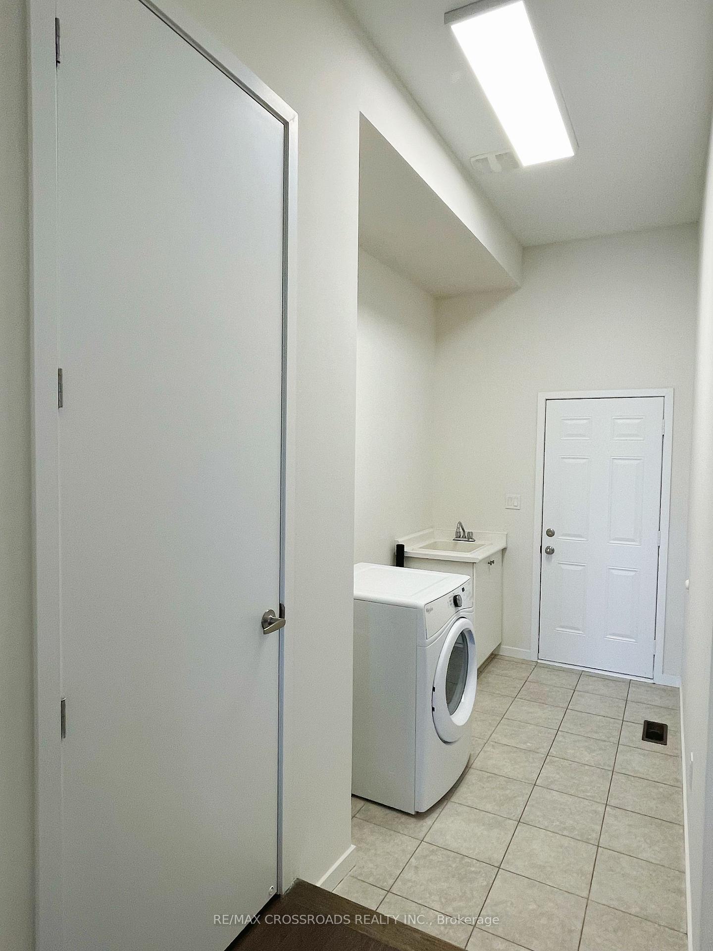 Photo 15 of 80 Elyse Court, Aurora, Bayview Northeast — HOMEH