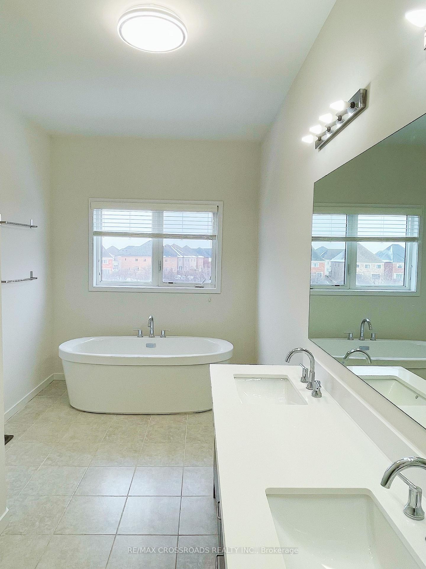 Photo 23 of 80 Elyse Court, Aurora, Bayview Northeast — HOMEH
