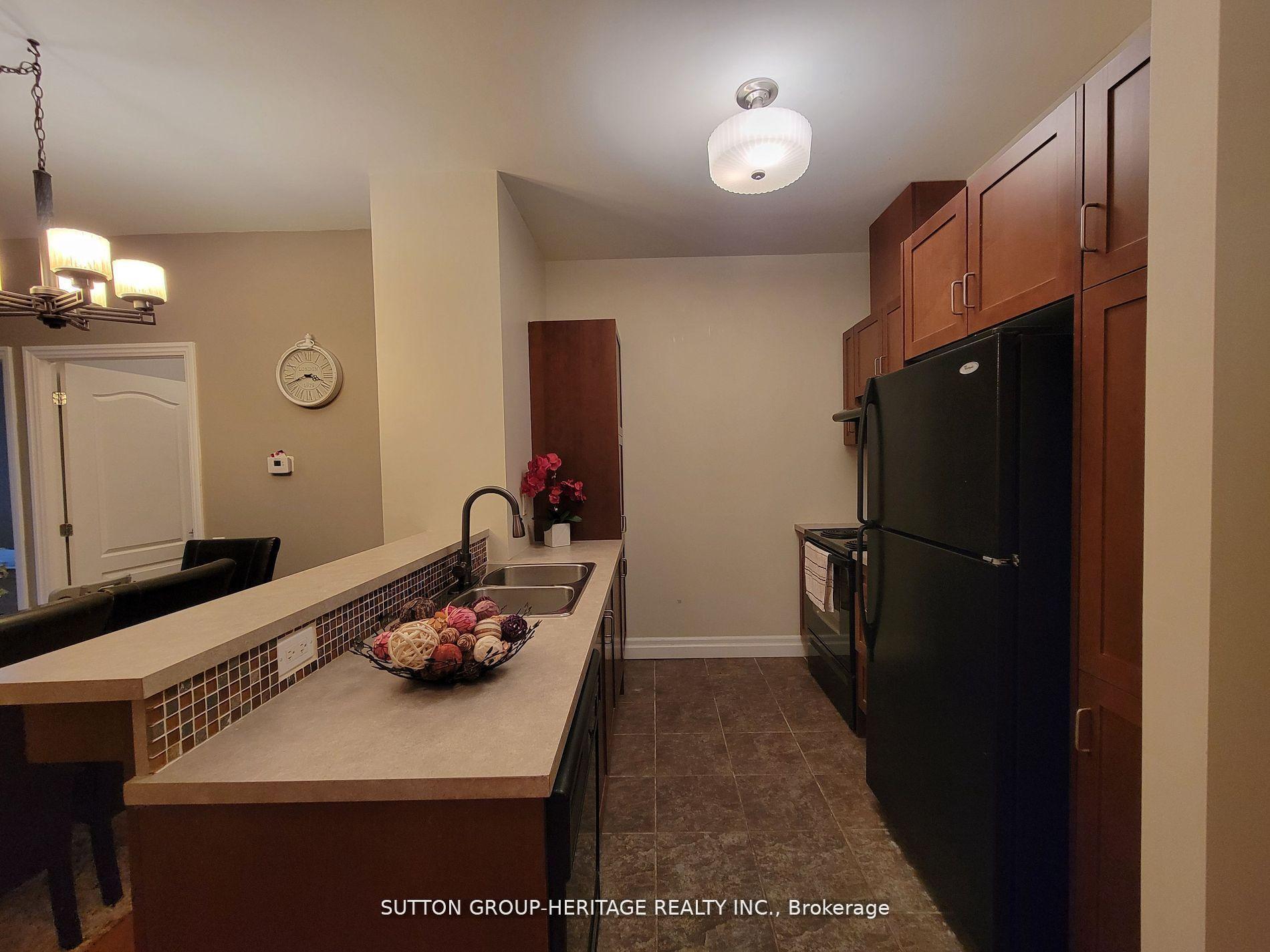 Photo 12 of Unit 402, 44 Bond Street W, Oshawa, O'Neill — HOMEH