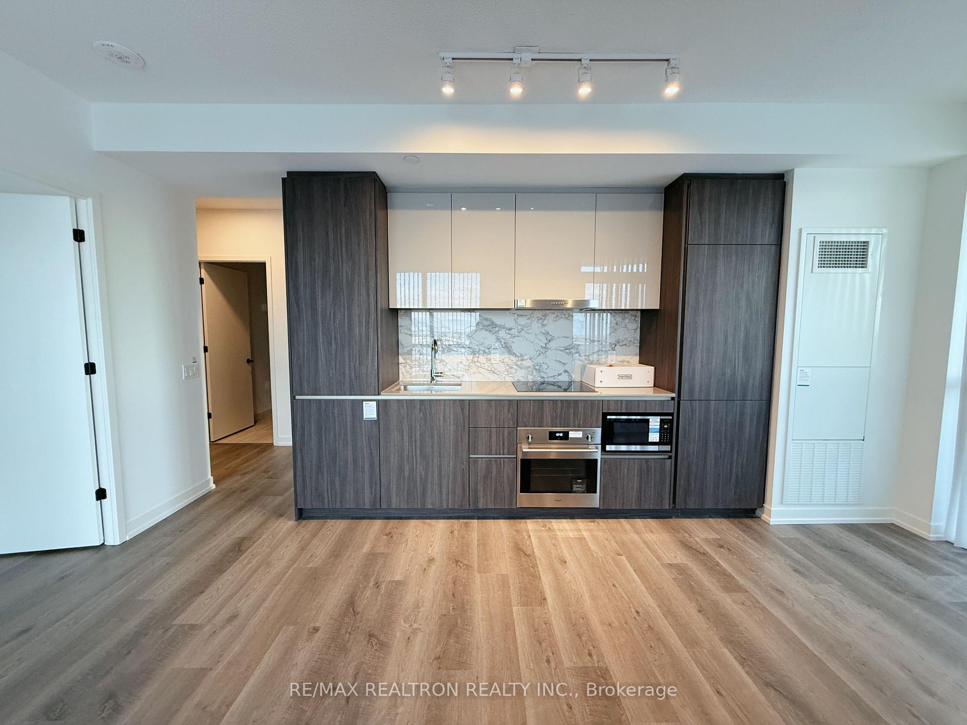 Photo 1 of Unit 3102, 8 Interchange Way, Vaughan, Vaughan Corporate Centre — HOMEH