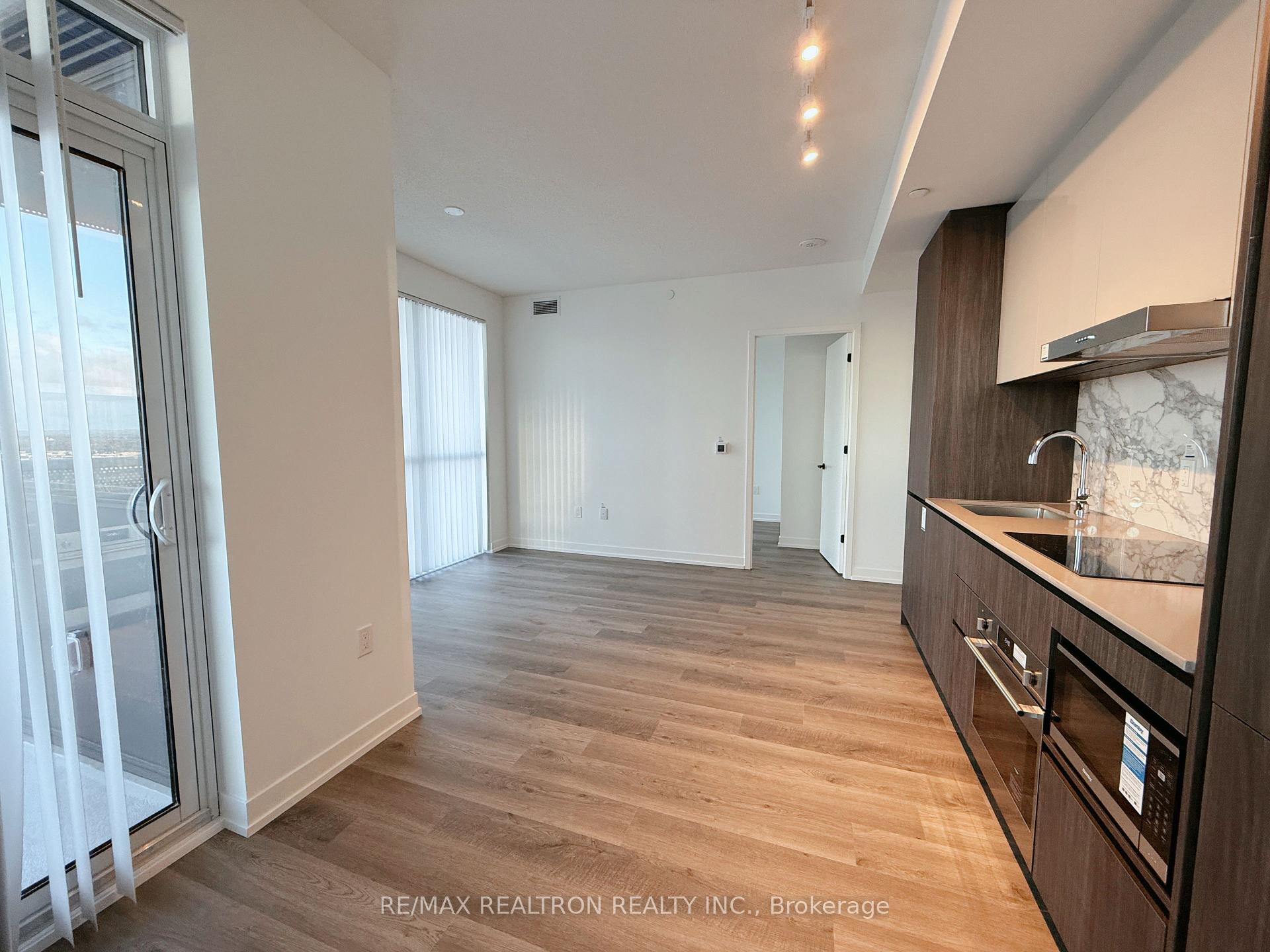 Photo 4 of Unit 3102, 8 Interchange Way, Vaughan, Vaughan Corporate Centre — HOMEH