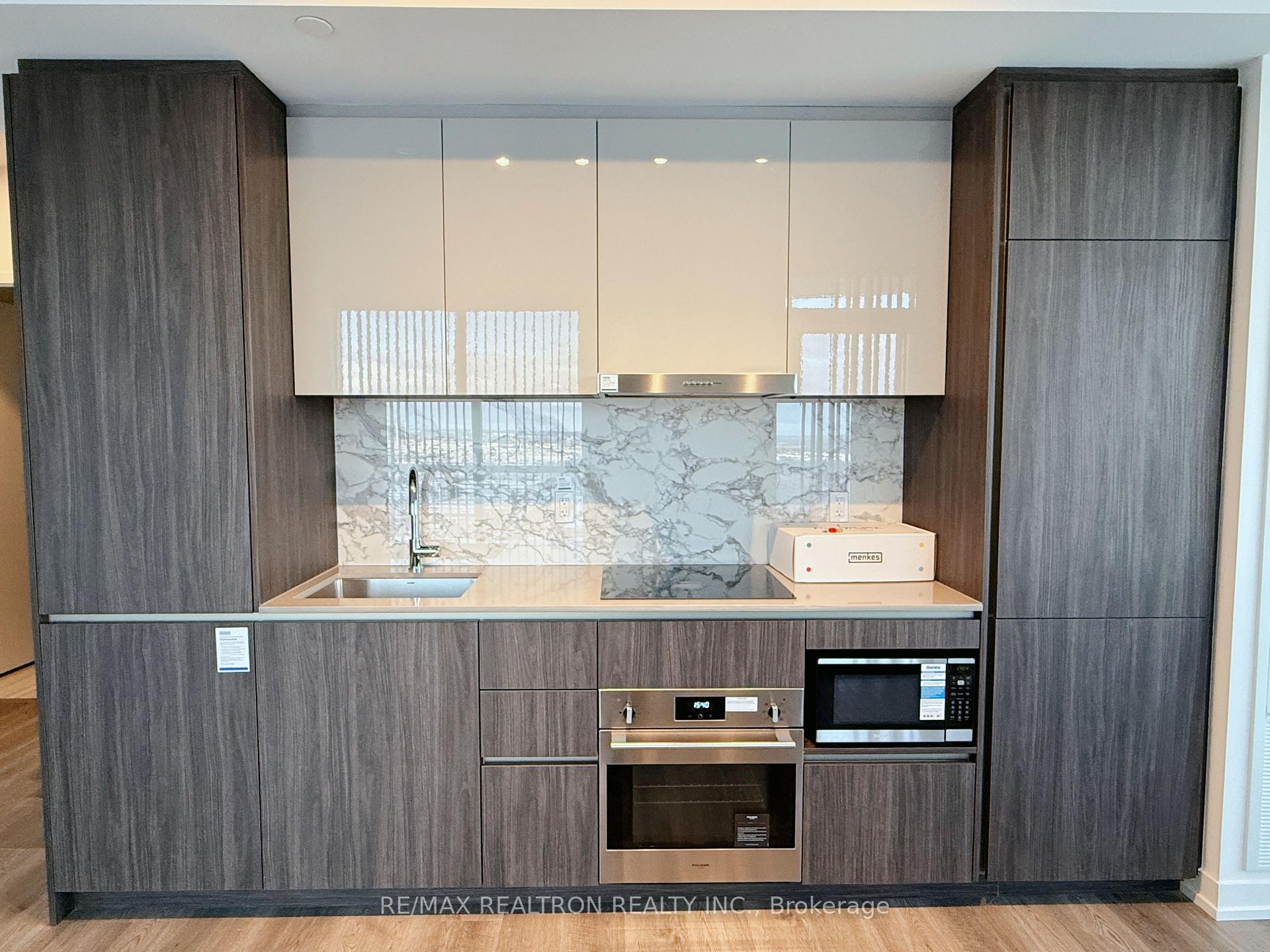 Photo 5 of Unit 3102, 8 Interchange Way, Vaughan, Vaughan Corporate Centre — HOMEH