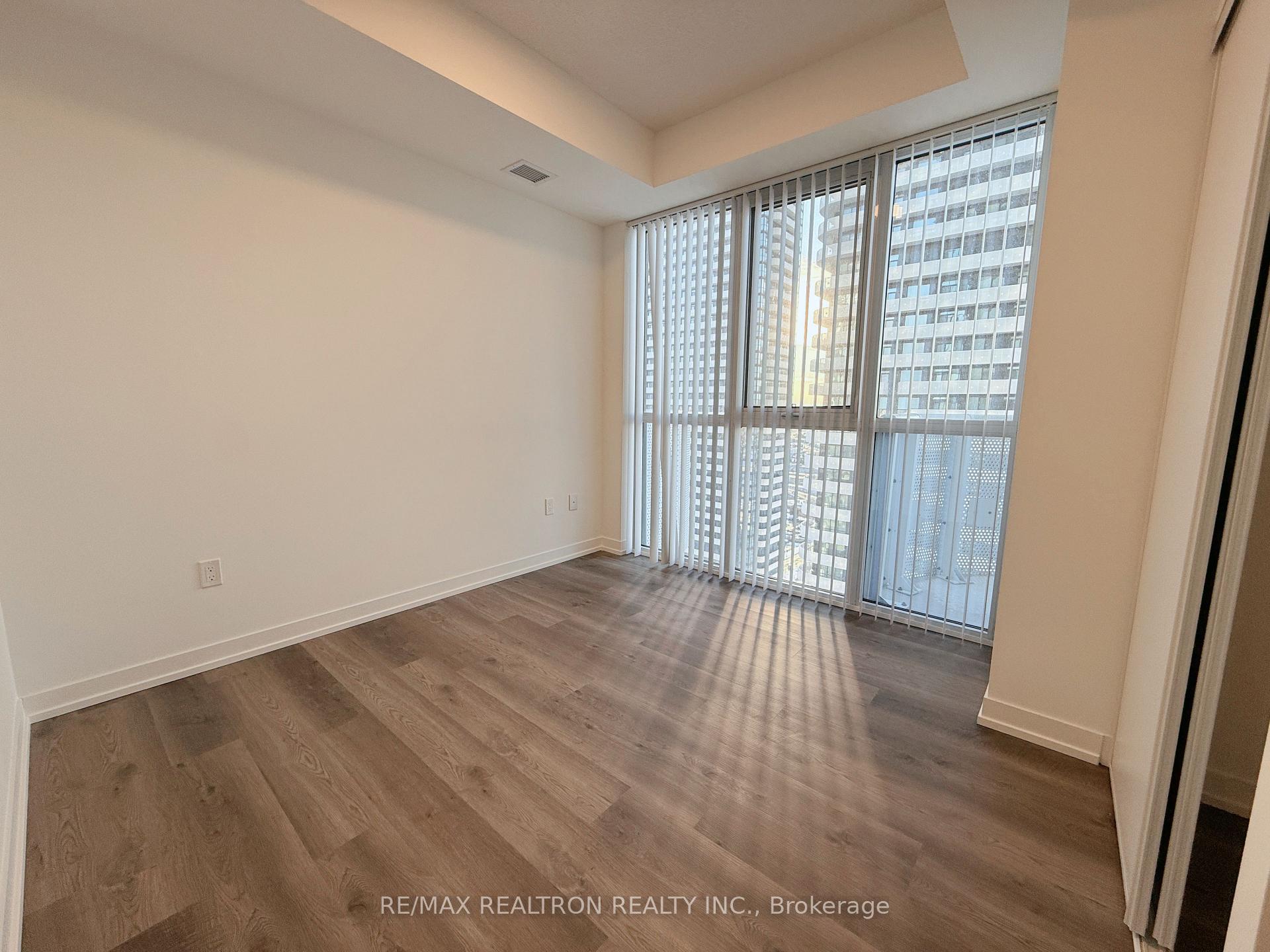 Photo 6 of Unit 3102, 8 Interchange Way, Vaughan, Vaughan Corporate Centre — HOMEH