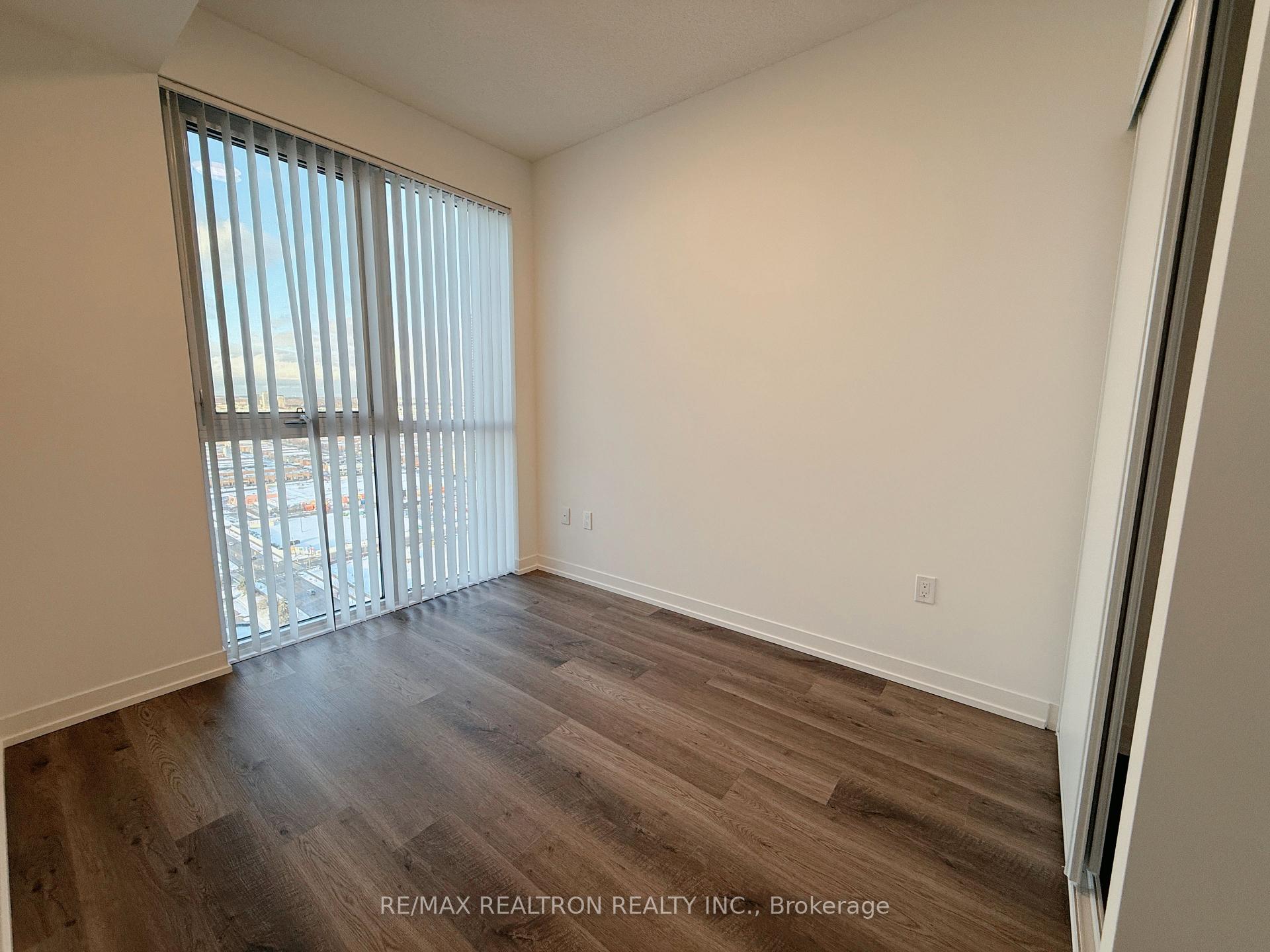 Photo 9 of Unit 3102, 8 Interchange Way, Vaughan, Vaughan Corporate Centre — HOMEH