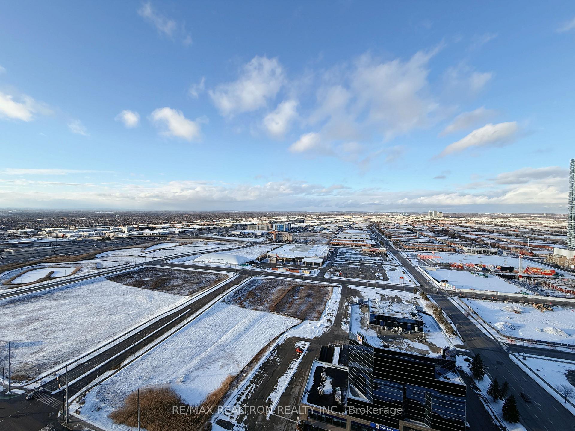 Photo 13 of Unit 3102, 8 Interchange Way, Vaughan, Vaughan Corporate Centre — HOMEH