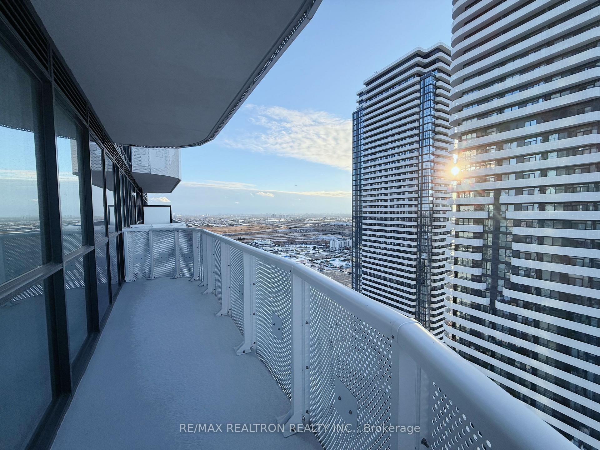 Photo 15 of Unit 3102, 8 Interchange Way, Vaughan, Vaughan Corporate Centre — HOMEH