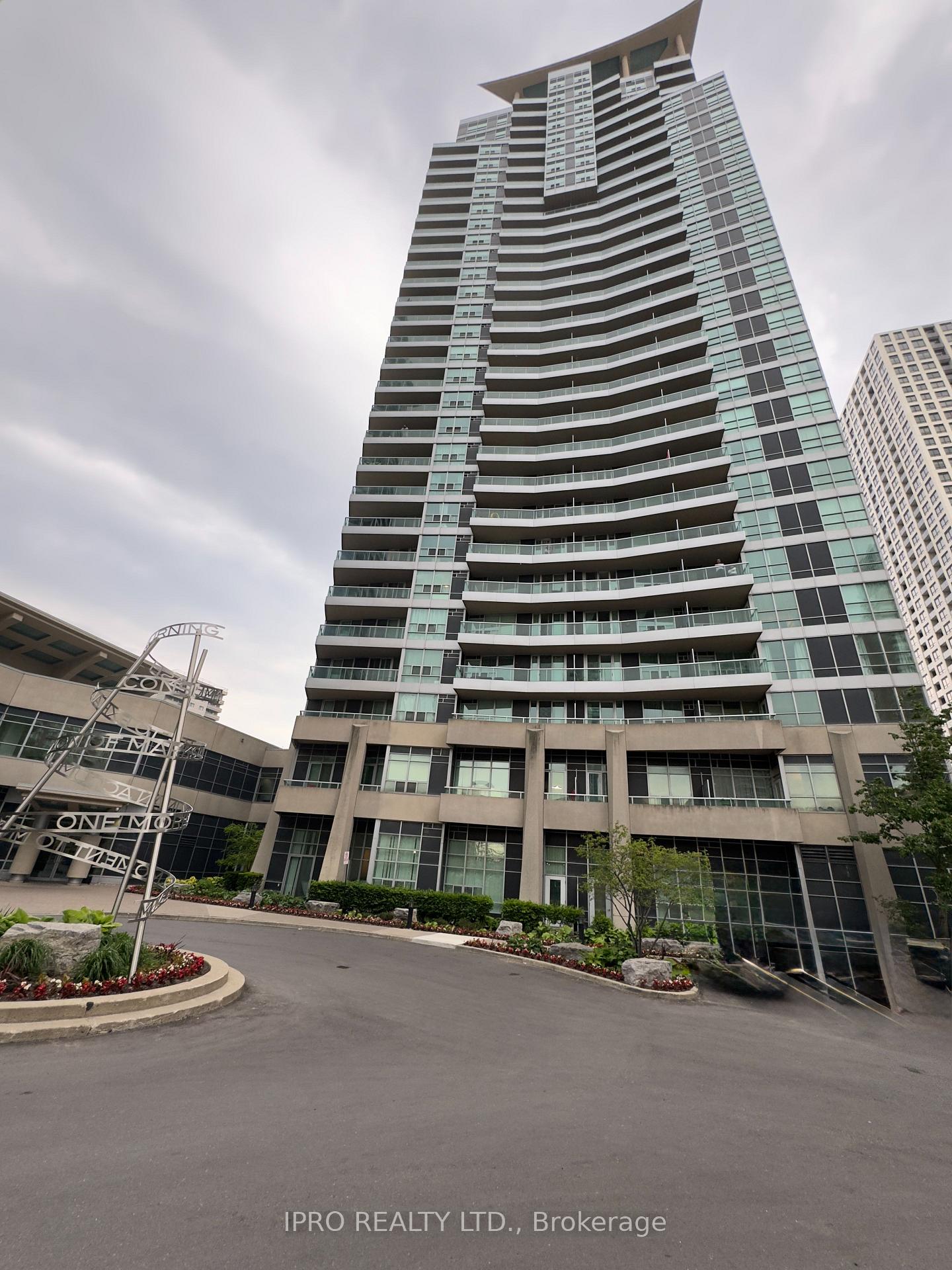 Front of Unit 1502, 33 Elm Drive