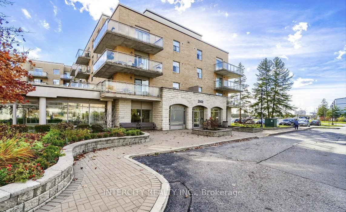 Photo 2 of Unit 115, 2502 Rutherford Road, Vaughan, Maple — HOMEH
