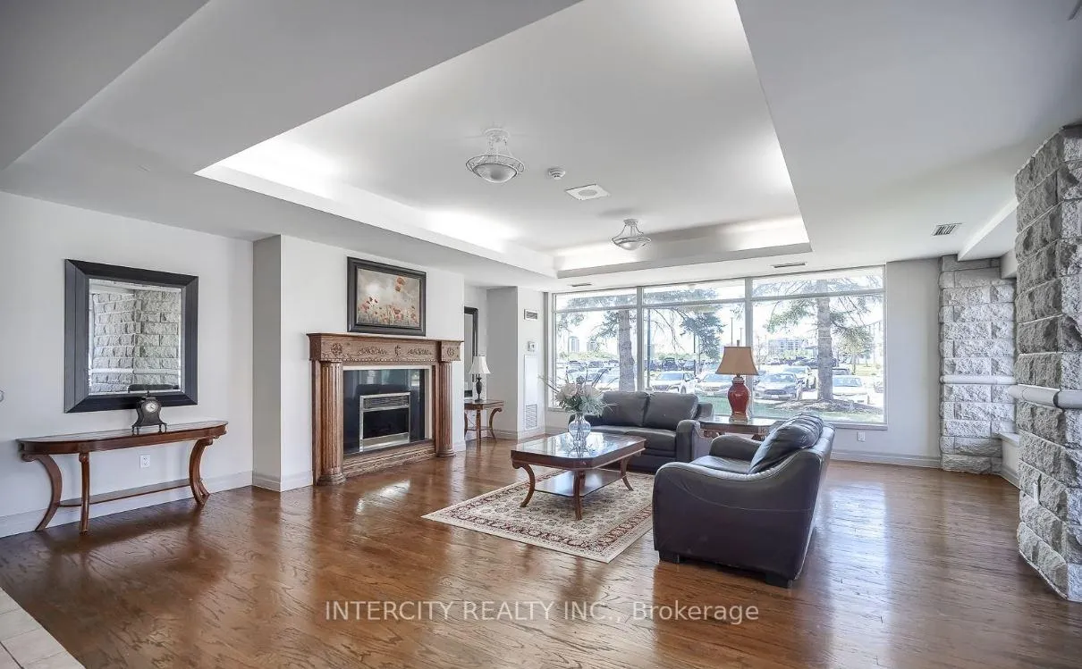 Photo 5 of Unit 115, 2502 Rutherford Road, Vaughan, Maple — HOMEH