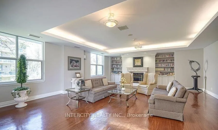 Photo 13 of Unit 115, 2502 Rutherford Road, Vaughan, Maple — HOMEH