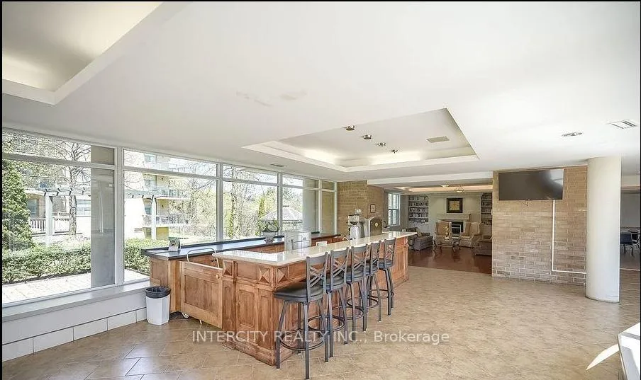 Photo 14 of Unit 115, 2502 Rutherford Road, Vaughan, Maple — HOMEH