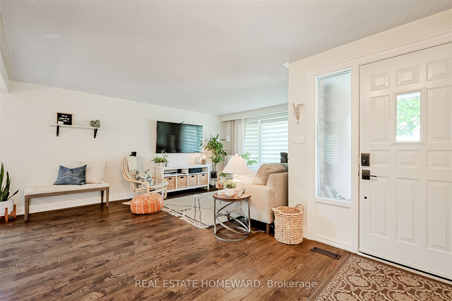 Photo 2 of 11 Slater Crescent, Ajax, South West — HOMEH