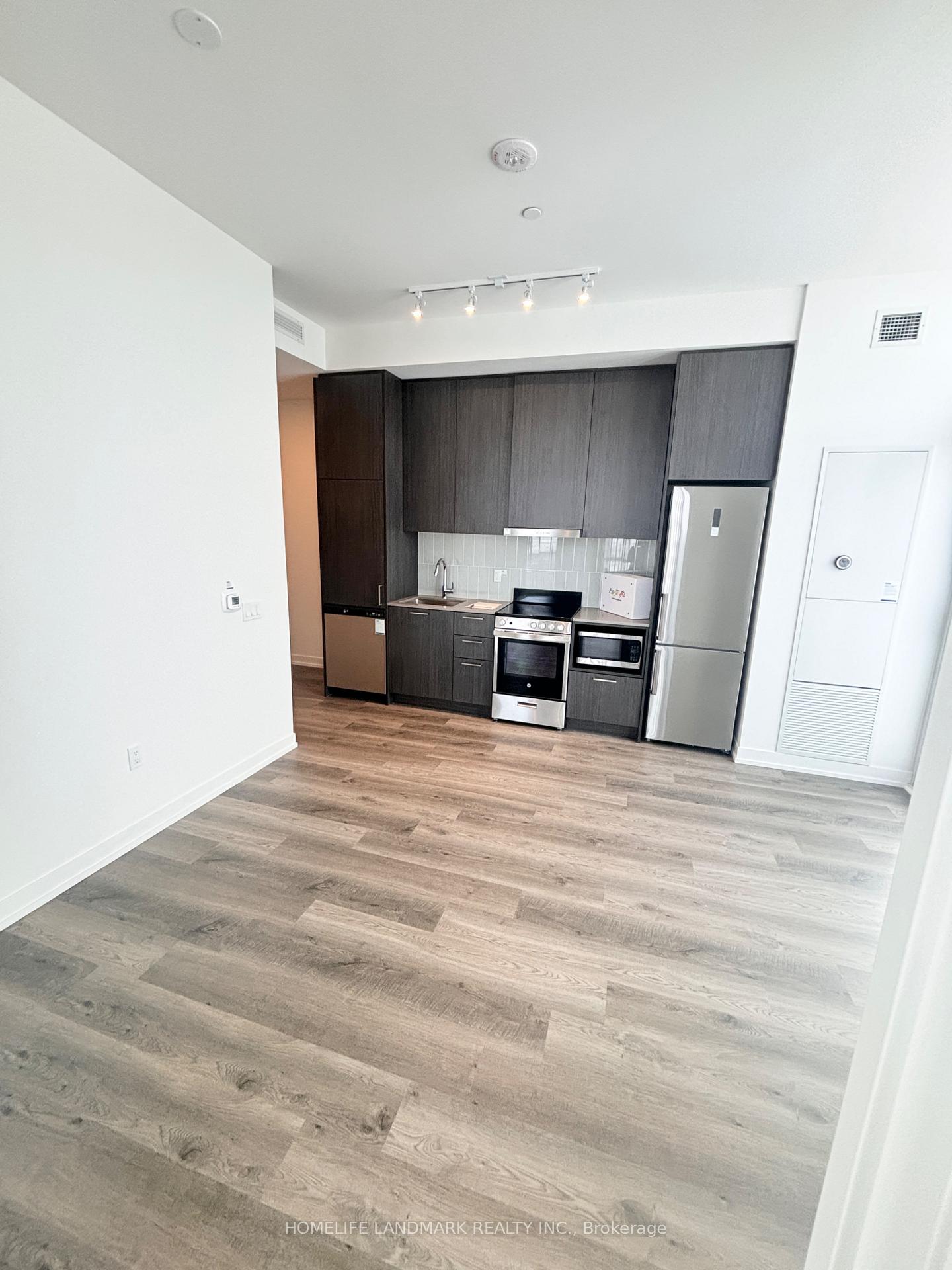 Photo 2 of Unit 2111, 195 Commerce Street, Vaughan, Vaughan Corporate Centre — HOMEH