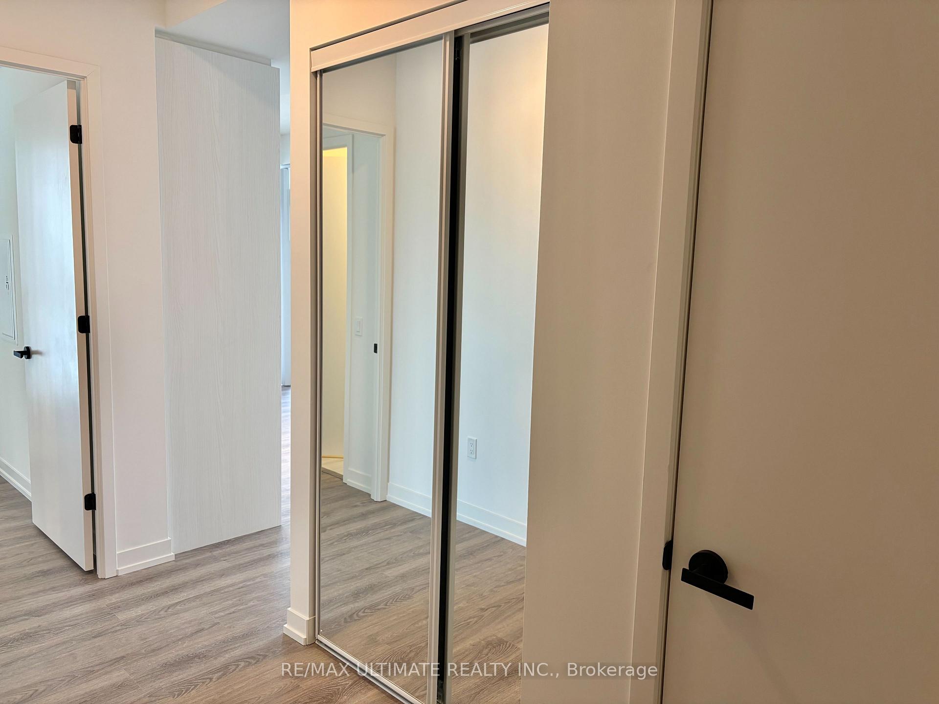 Photo 2 of Unit 702, 8 Interchange Way, Vaughan, Vaughan Corporate Centre — HOMEH