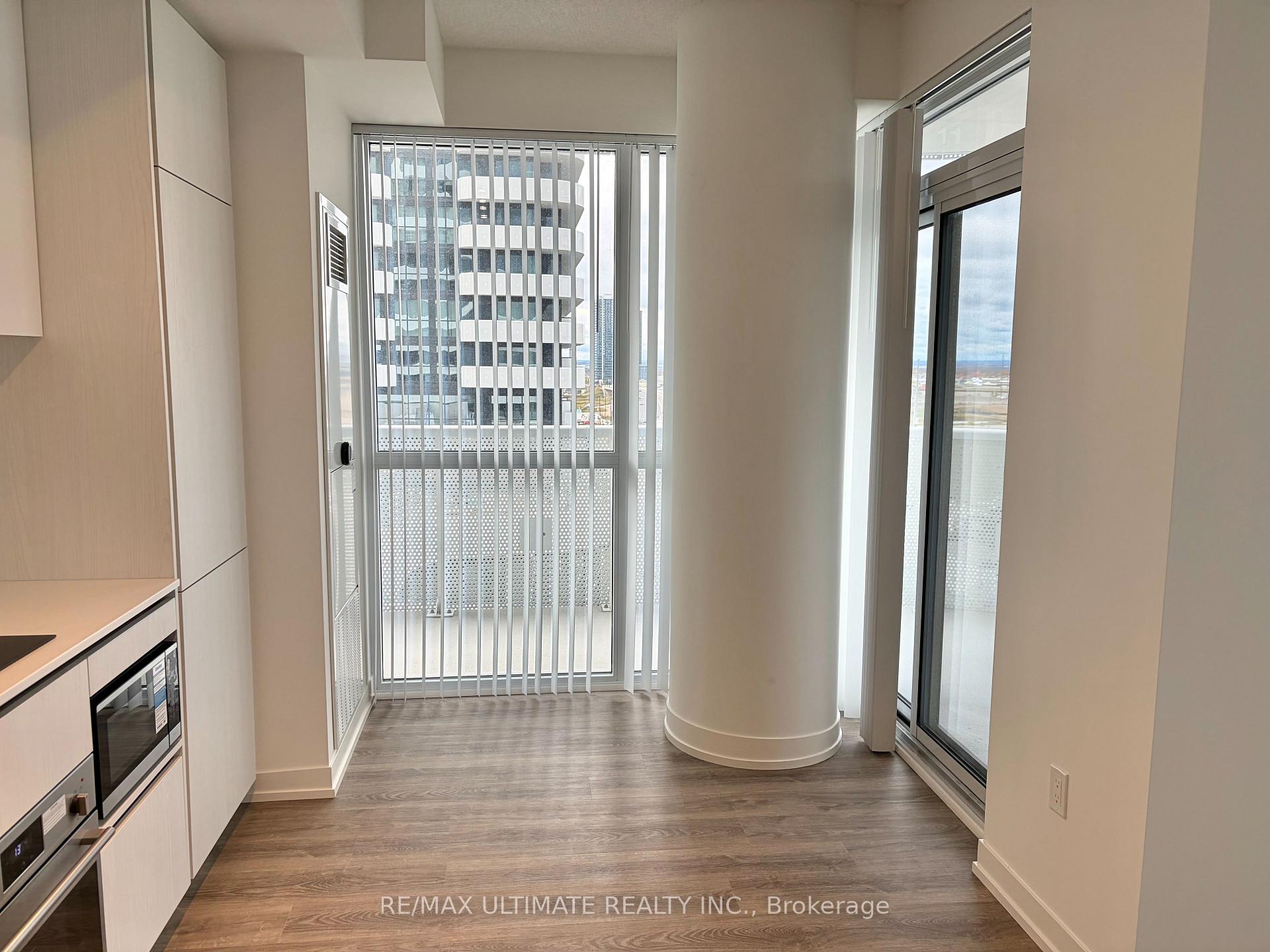 Photo 3 of Unit 702, 8 Interchange Way, Vaughan, Vaughan Corporate Centre — HOMEH