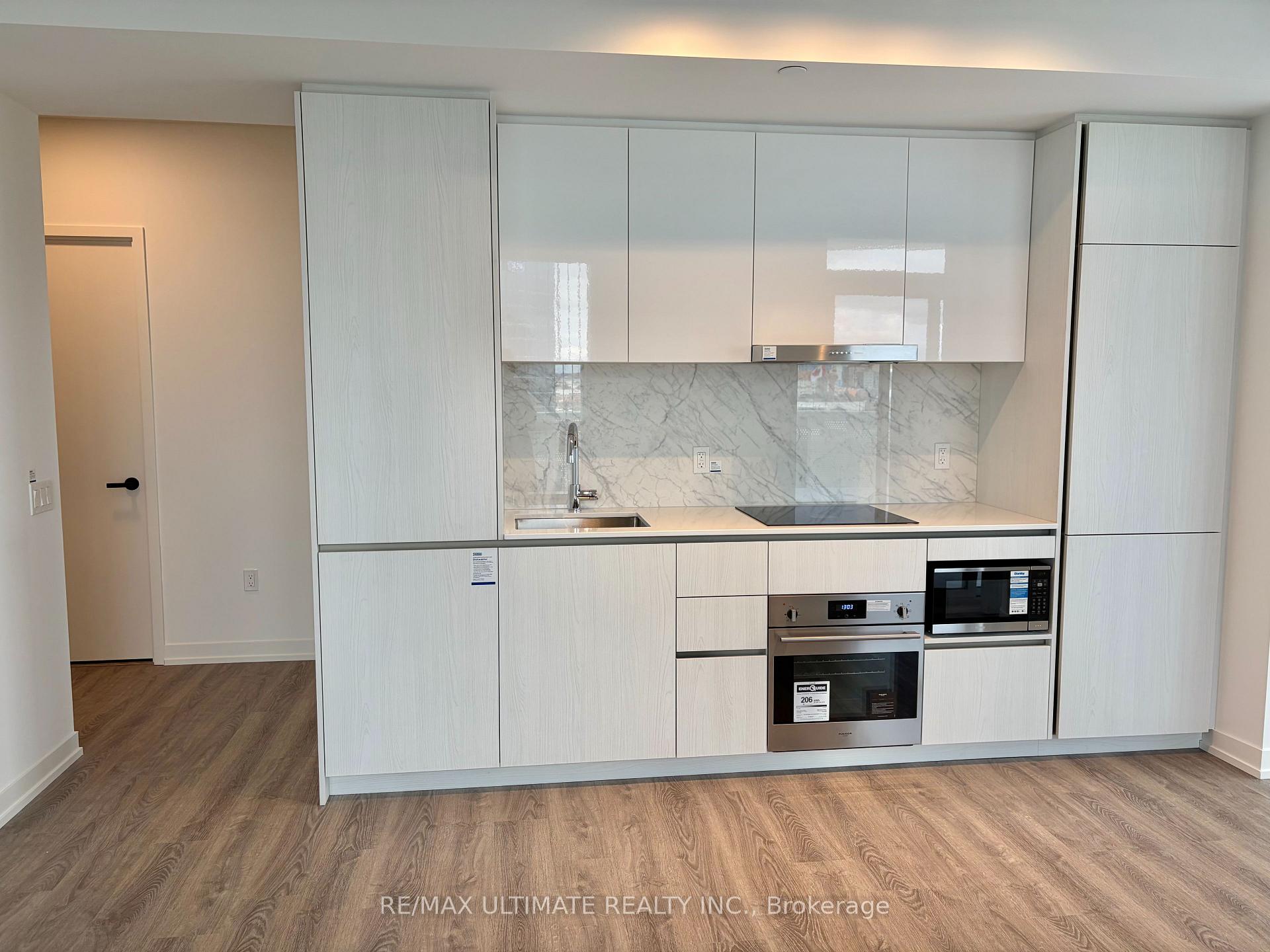 Photo 5 of Unit 702, 8 Interchange Way, Vaughan, Vaughan Corporate Centre — HOMEH
