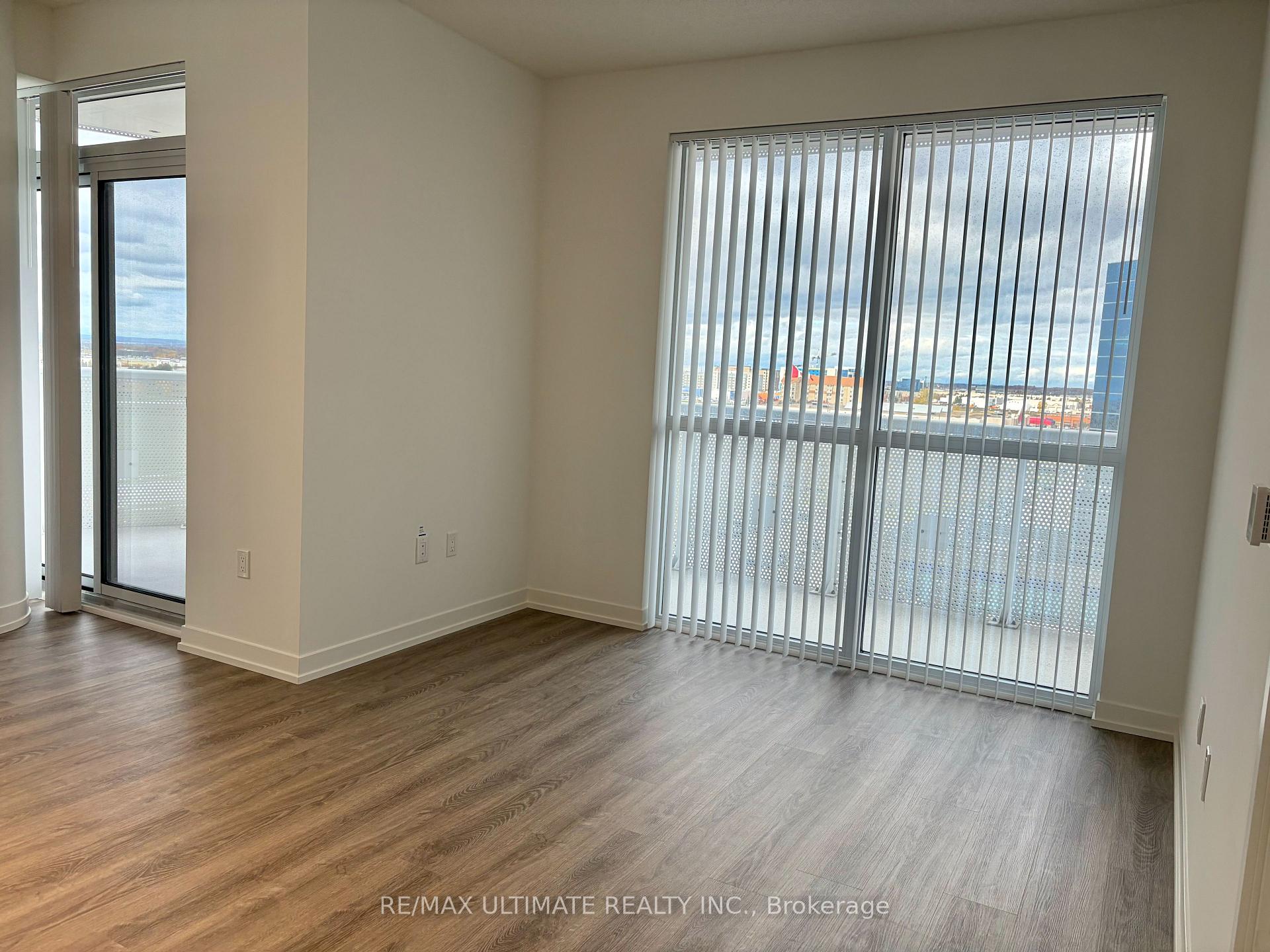 Photo 6 of Unit 702, 8 Interchange Way, Vaughan, Vaughan Corporate Centre — HOMEH