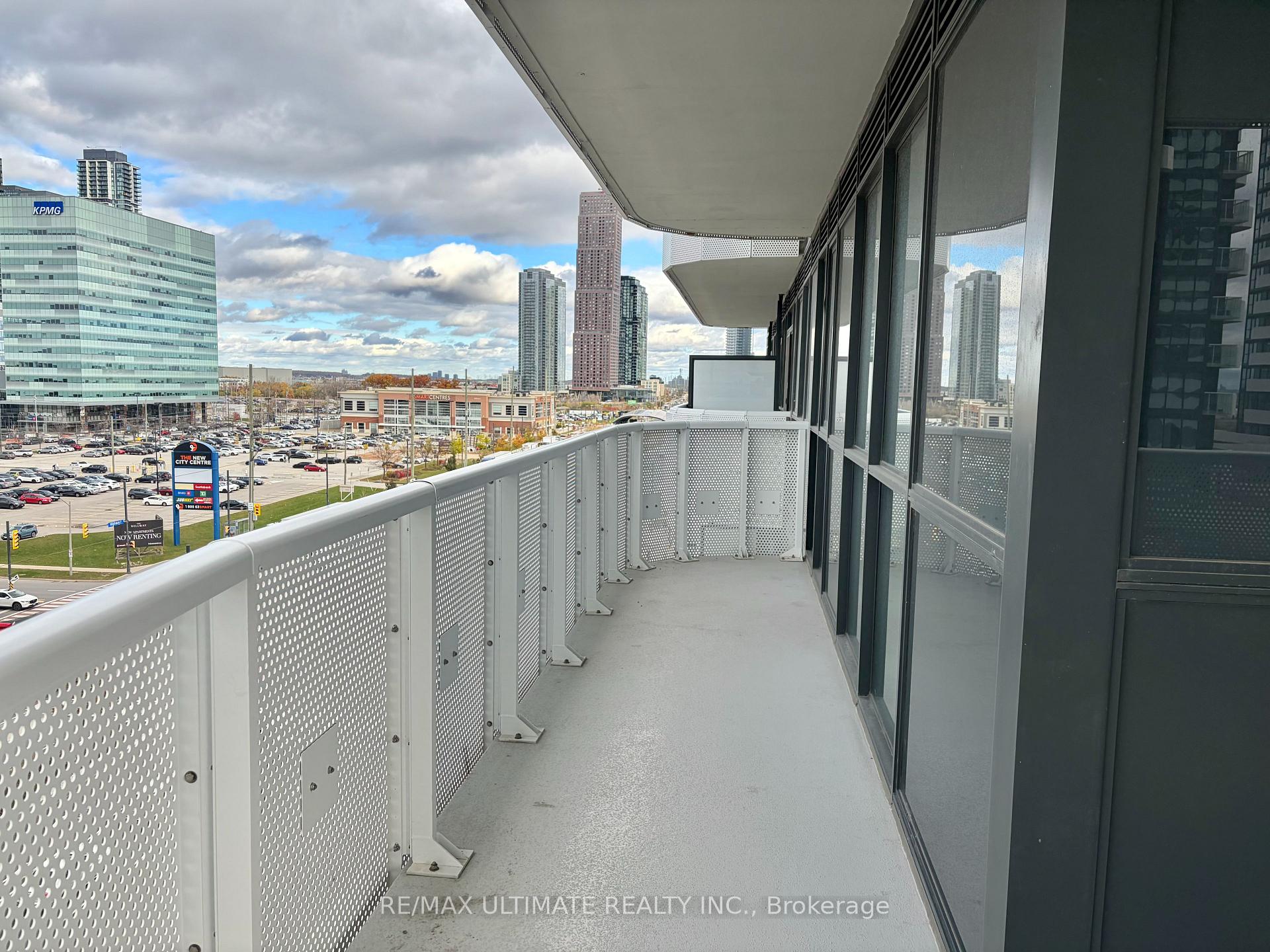 Photo 7 of Unit 702, 8 Interchange Way, Vaughan, Vaughan Corporate Centre — HOMEH
