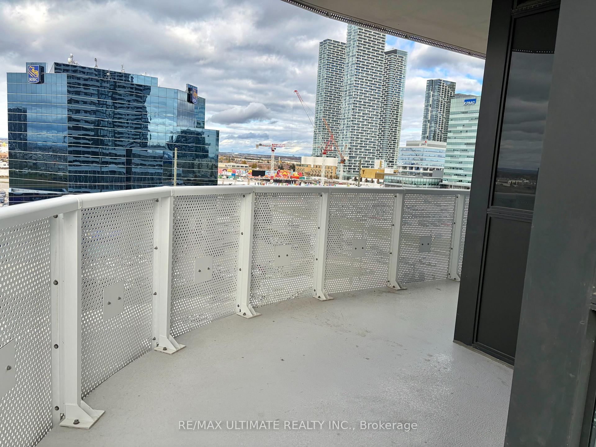 Photo 9 of Unit 702, 8 Interchange Way, Vaughan, Vaughan Corporate Centre — HOMEH