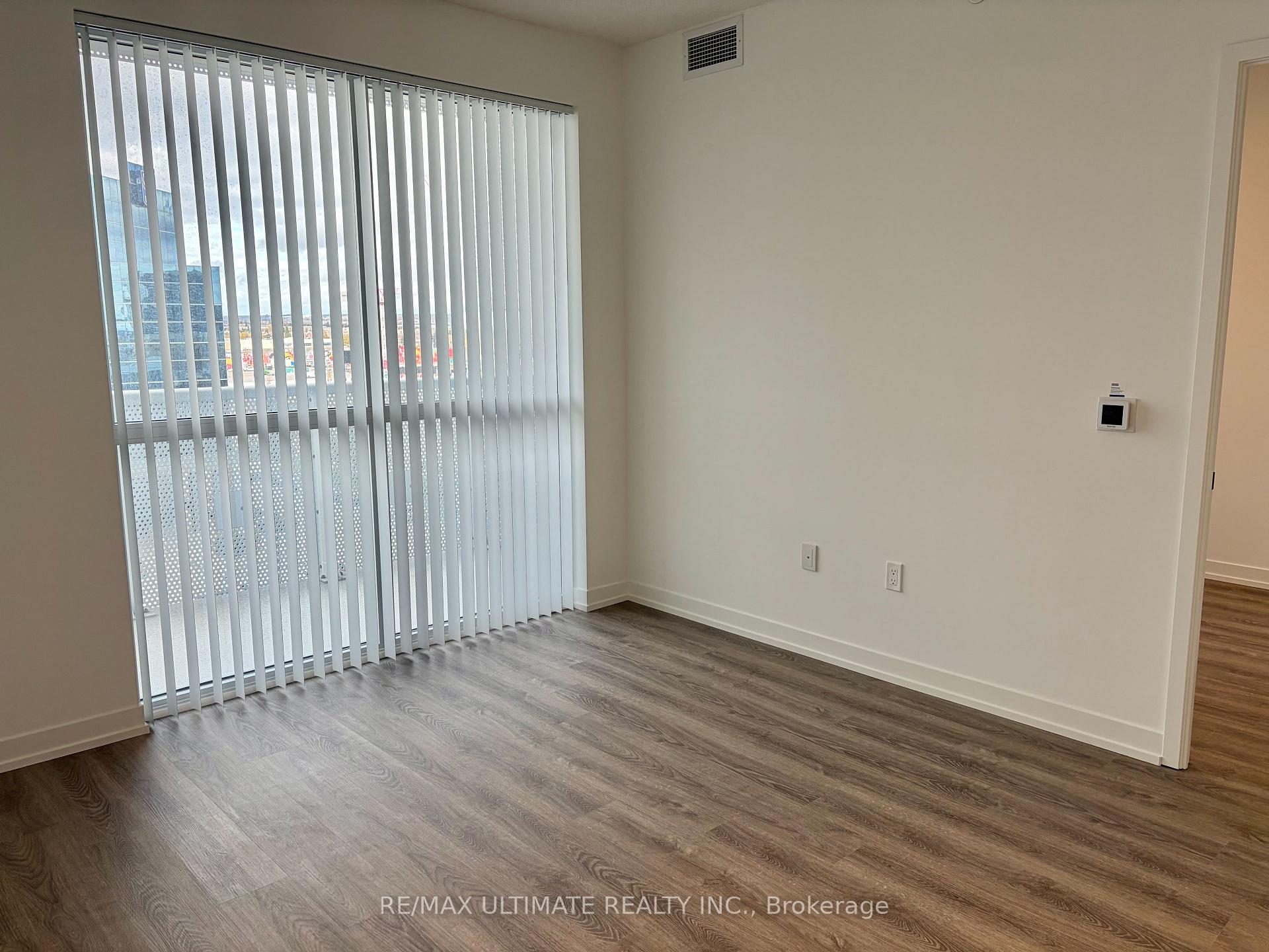Photo 11 of Unit 702, 8 Interchange Way, Vaughan, Vaughan Corporate Centre — HOMEH