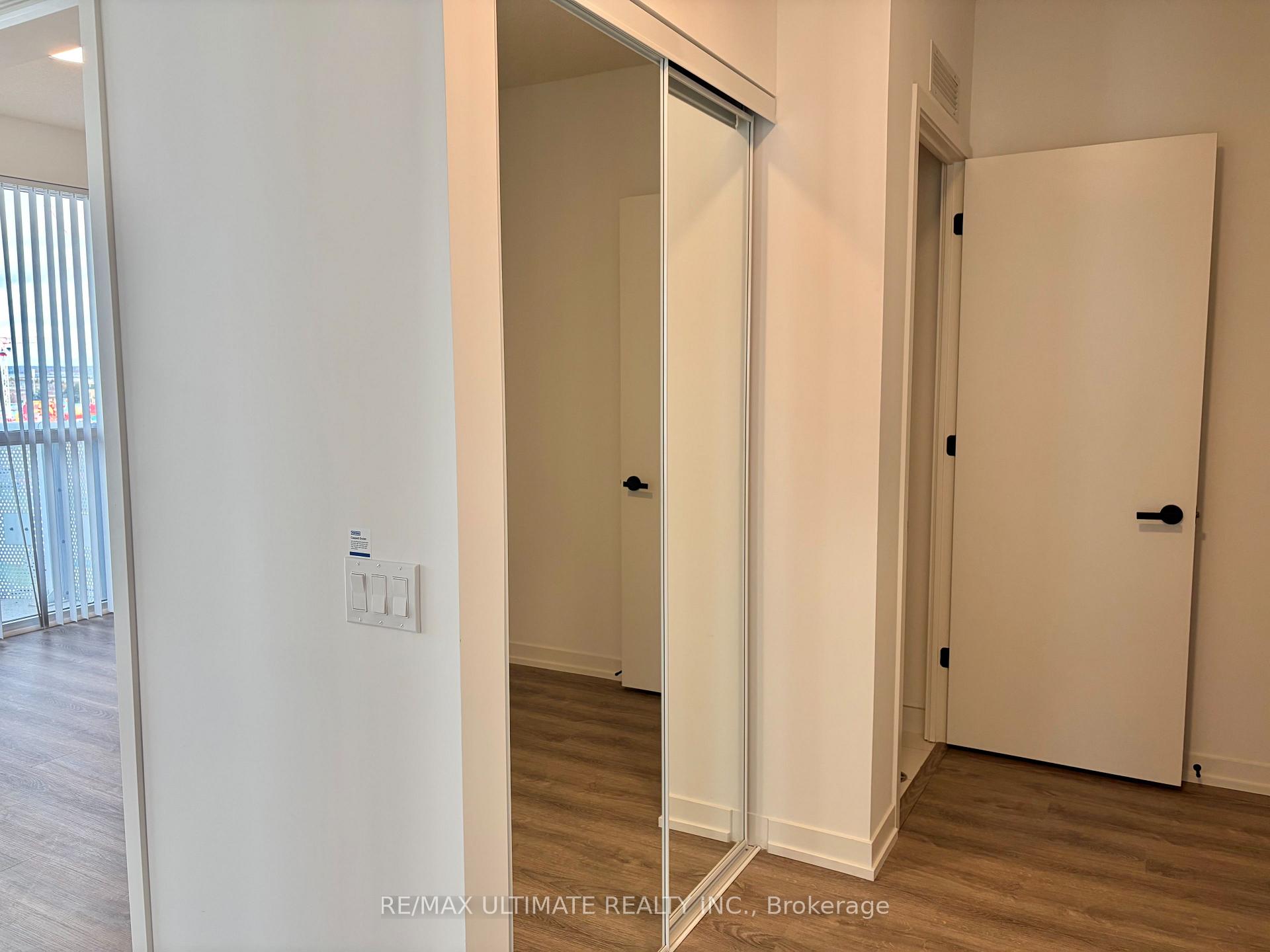 Photo 12 of Unit 702, 8 Interchange Way, Vaughan, Vaughan Corporate Centre — HOMEH