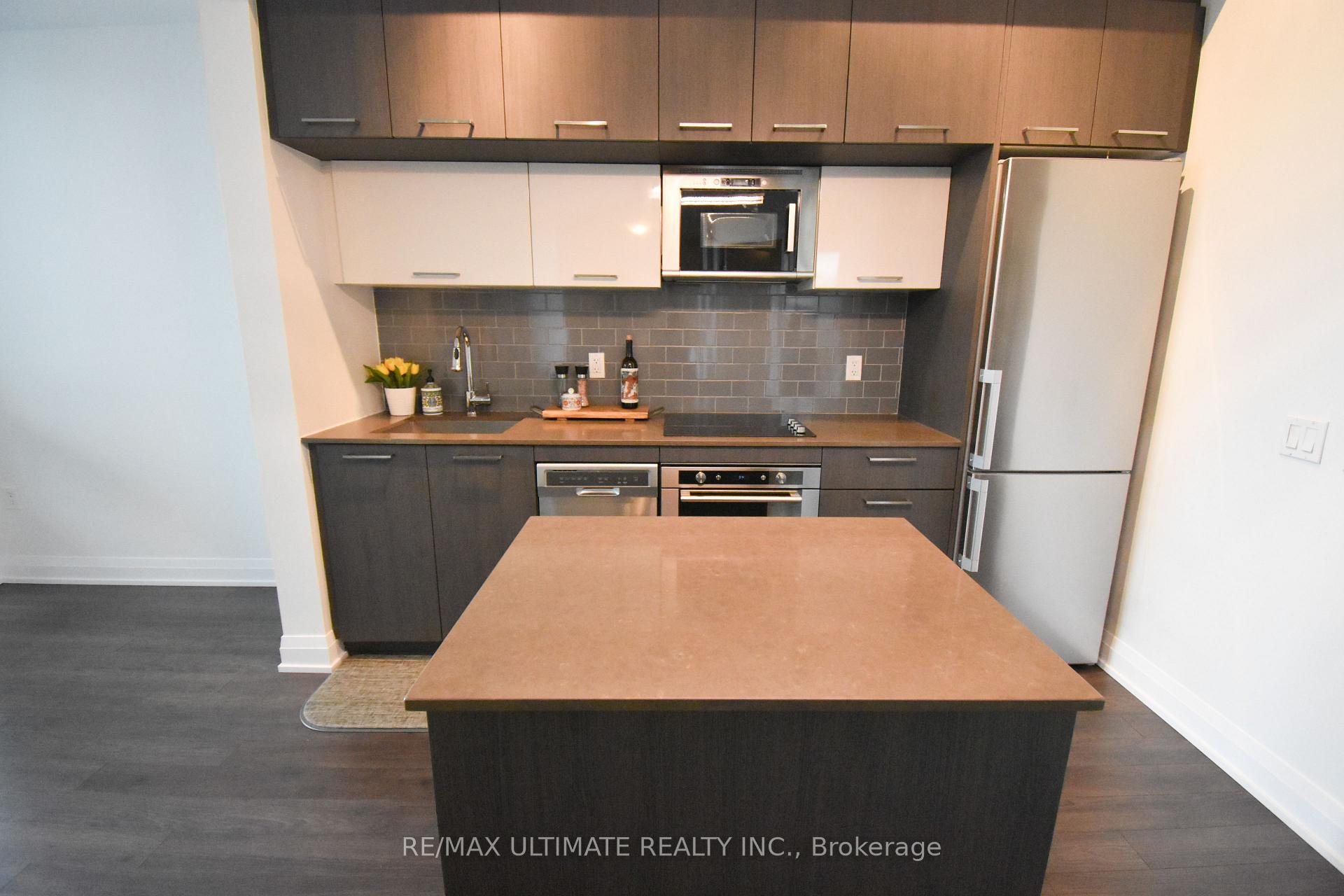 Photo 7 of Unit 309, 4800 Highway 7, Vaughan, East Woodbridge — HOMEH